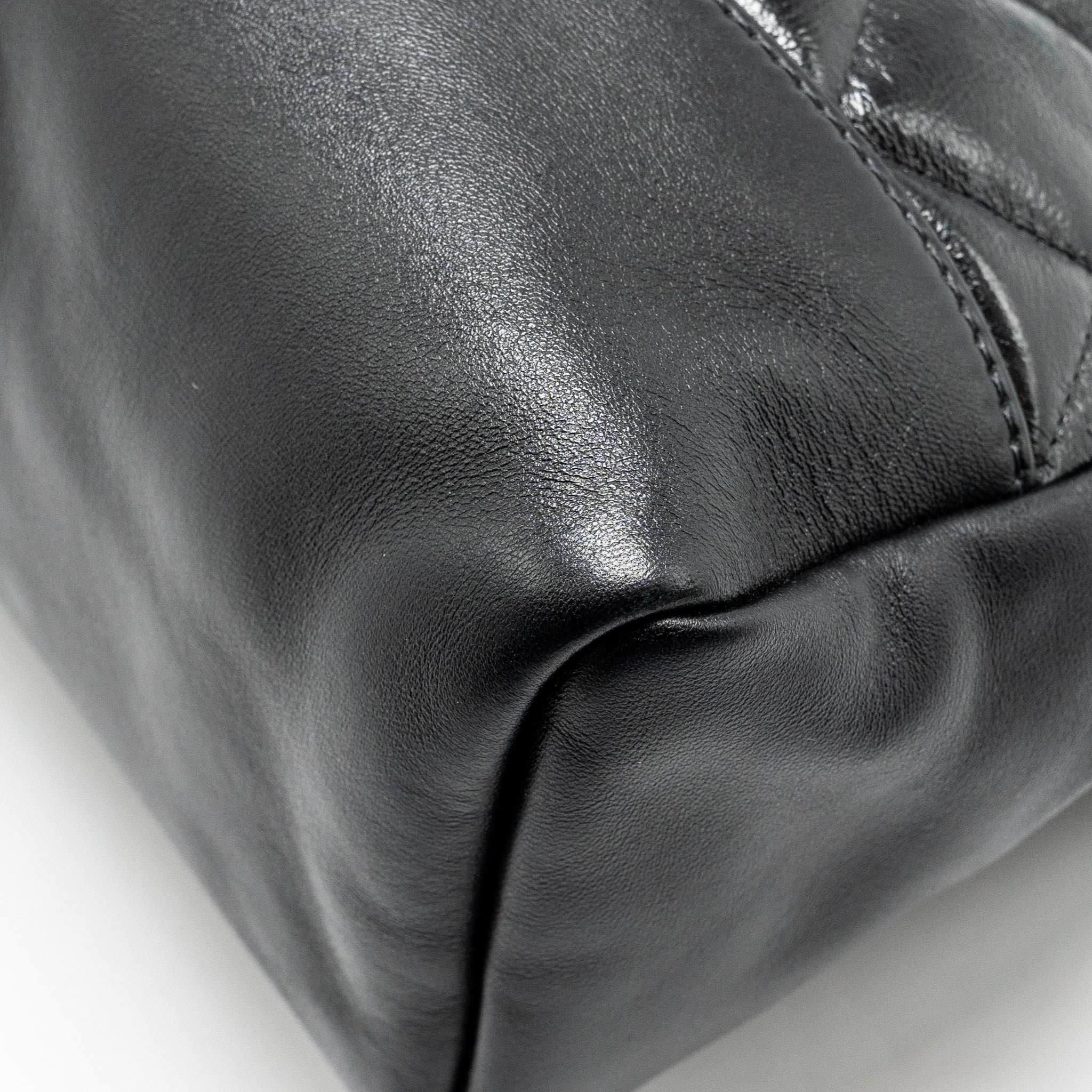 Chanel 31 bag calfskin black