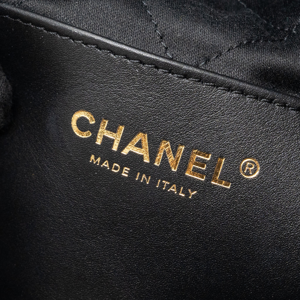 Chanel Mini 22 Bag Shiny Calfskin Black (Microchip)