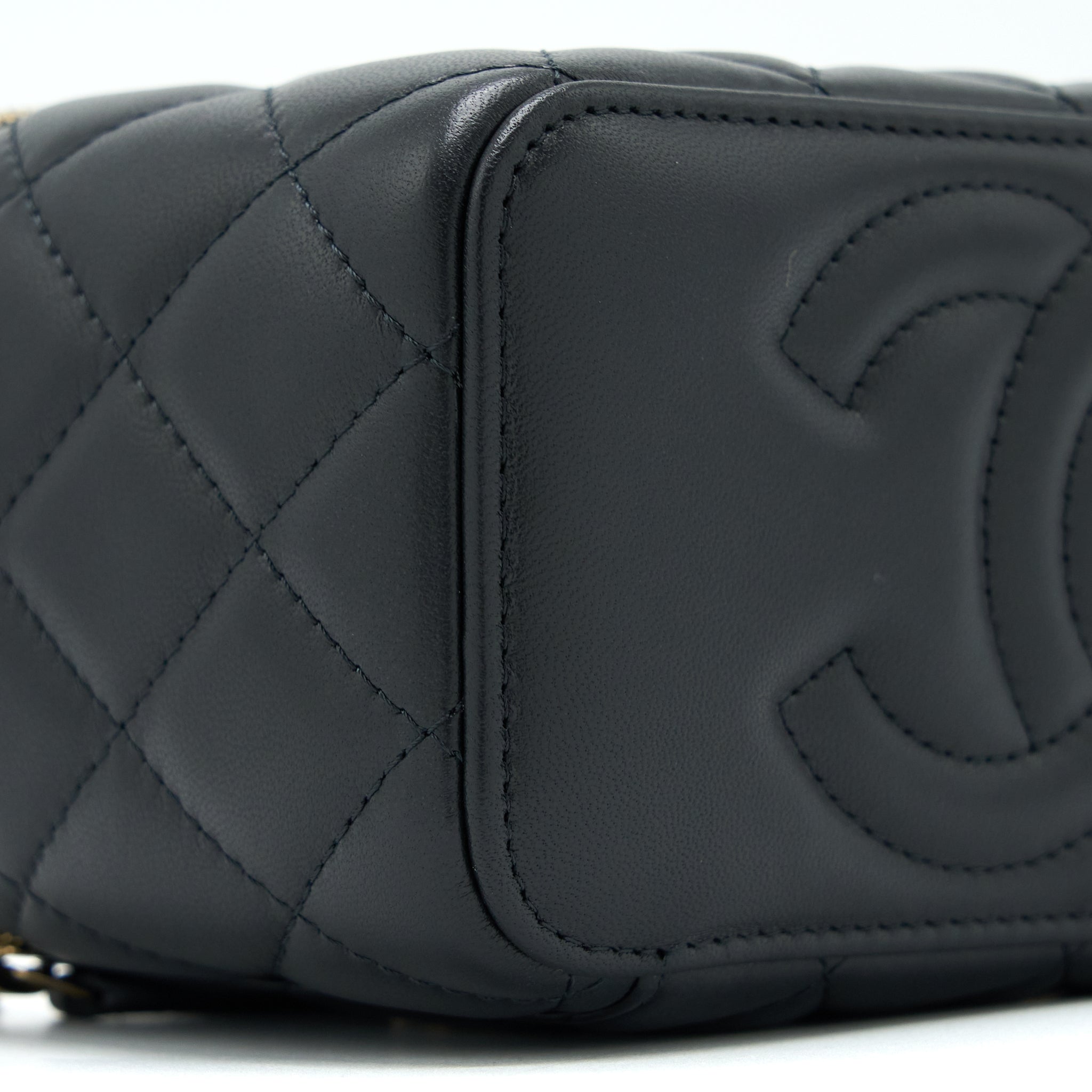 Chanel 22B Pearl Crush Long Vanity with Chain Lambskin Black  (Microchip)