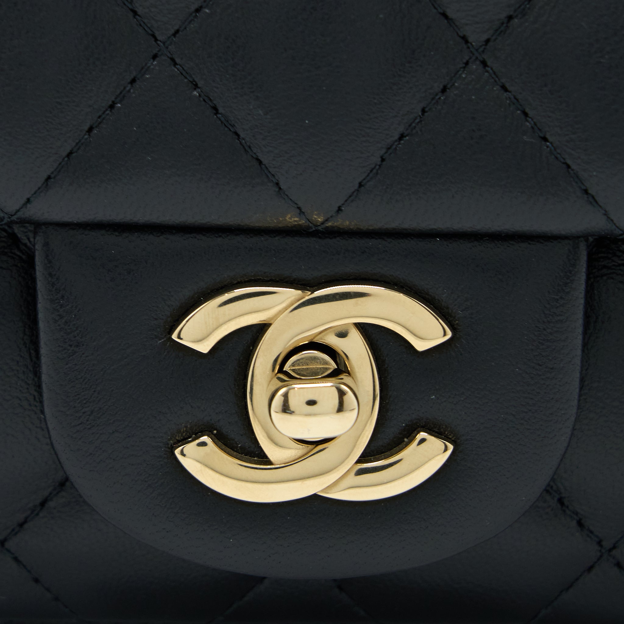 Chanel Classic Mini Square Flap Bag Lambskin Black L (Microchip)