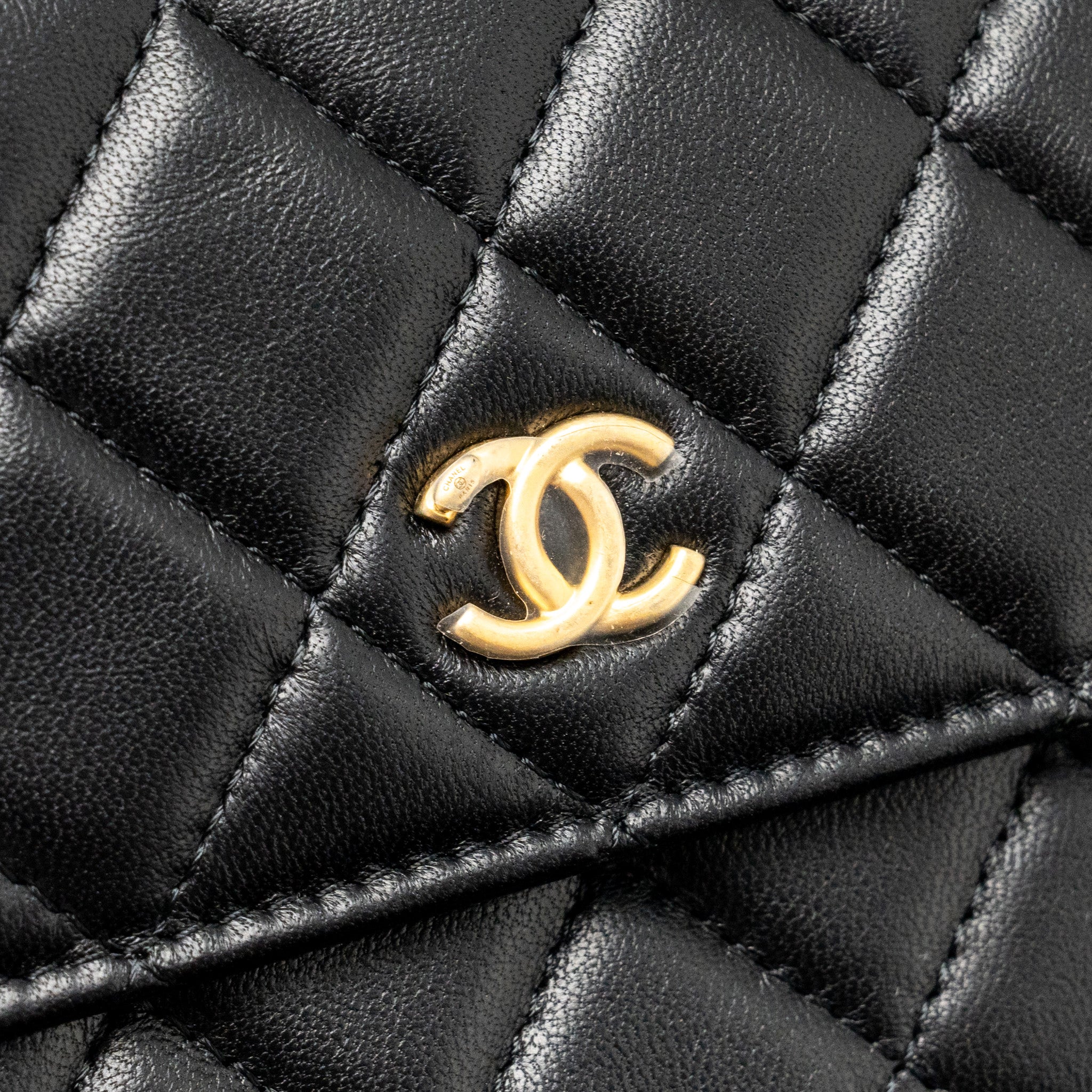 Chanel Pearl Crush Mini Flap Wallet with Chain Lambskin Black  (Microchip)