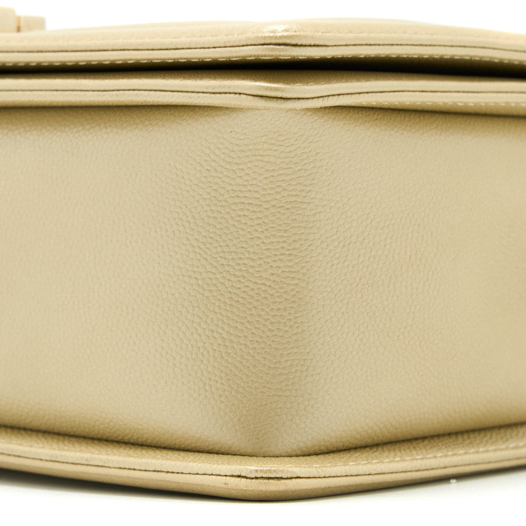 Chanel Medium Boy Caviar Gold L