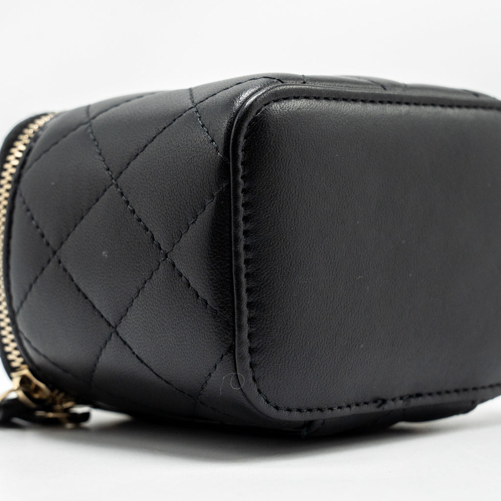 Chanel Pearl Crush Mini Vanity Case Lambskin Black