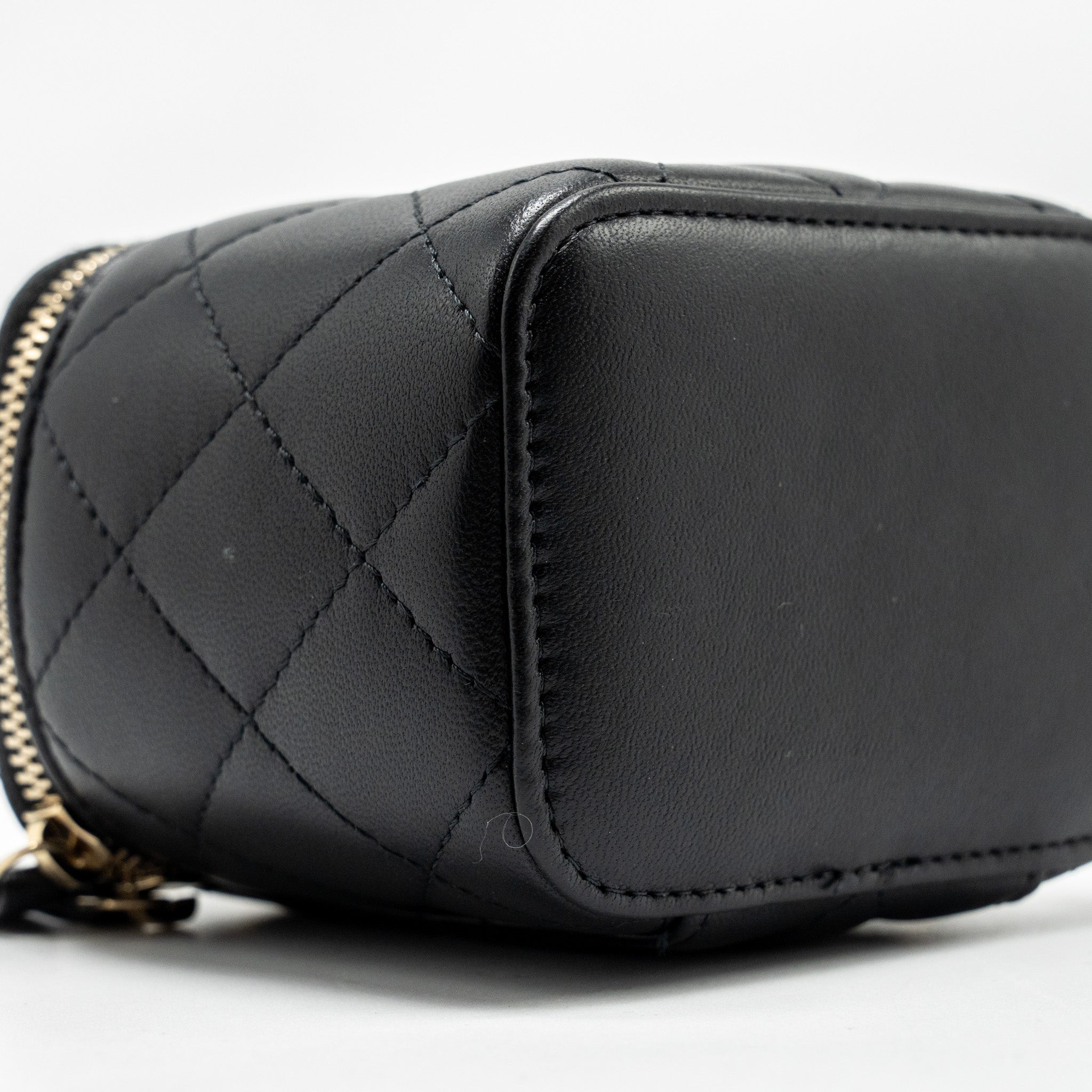 Chanel Pearl Crush Mini Vanity Case Lambskin Black