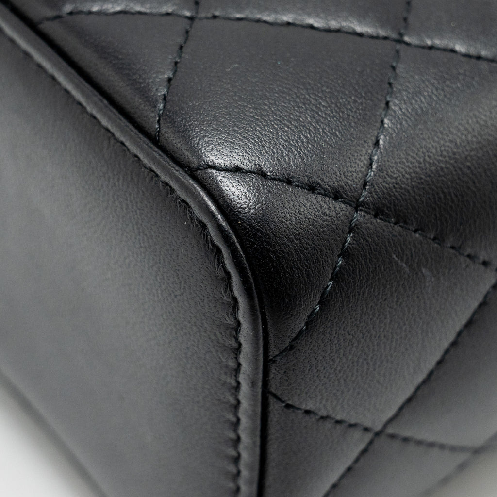 Chanel Pearl Crush Mini Vanity Case Lambskin Black