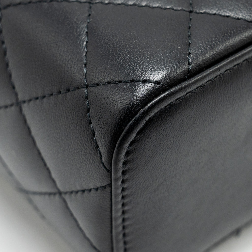 Chanel Pearl Crush Mini Vanity Case Lambskin Black