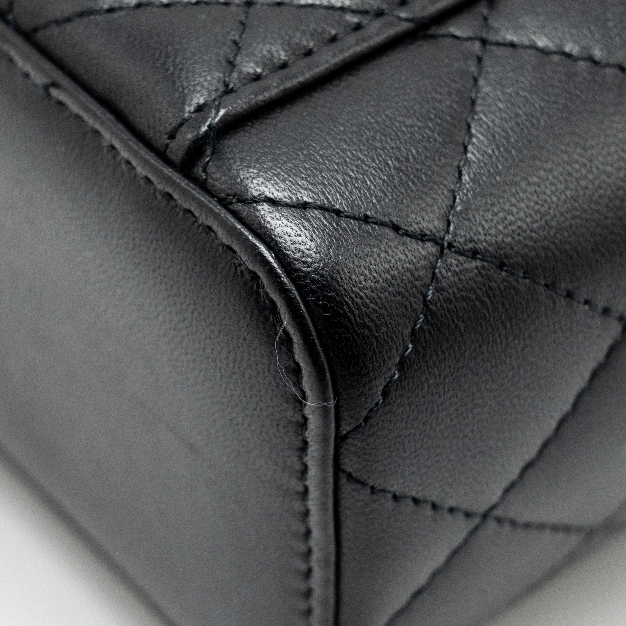 Chanel Pearl Crush Mini Vanity Case Lambskin Black