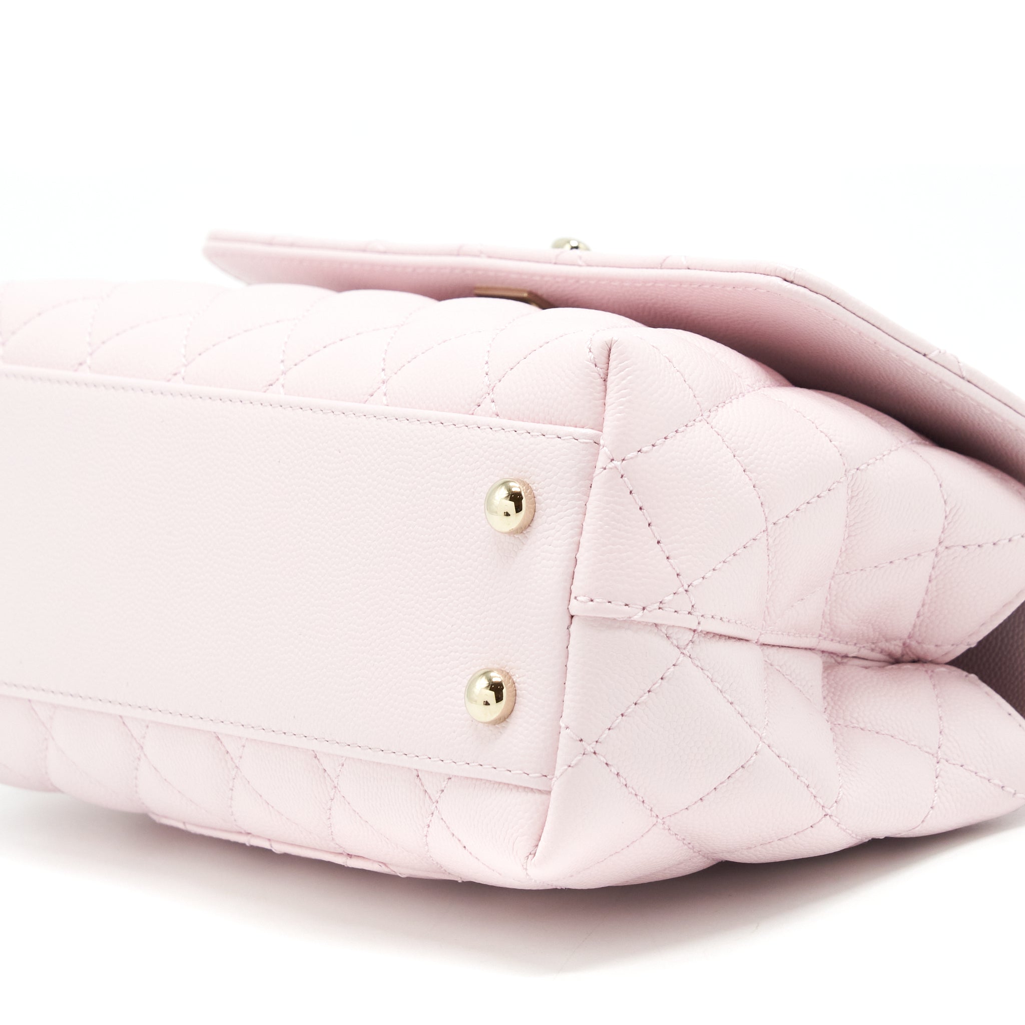 Chanel 22P Small Coco Handle Caviar Light Pink L