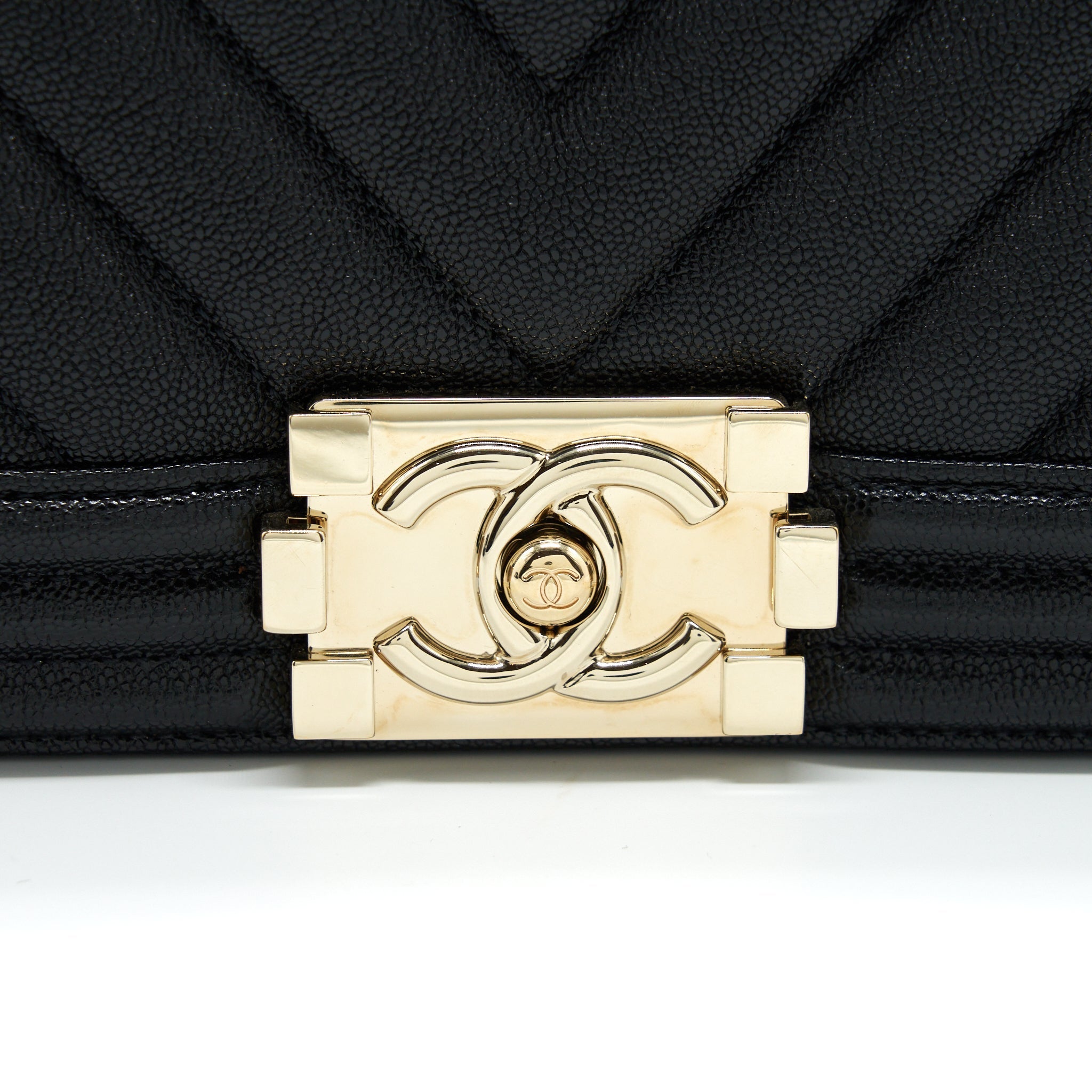 Chanel Medium Boy Chevron Caviar Black L