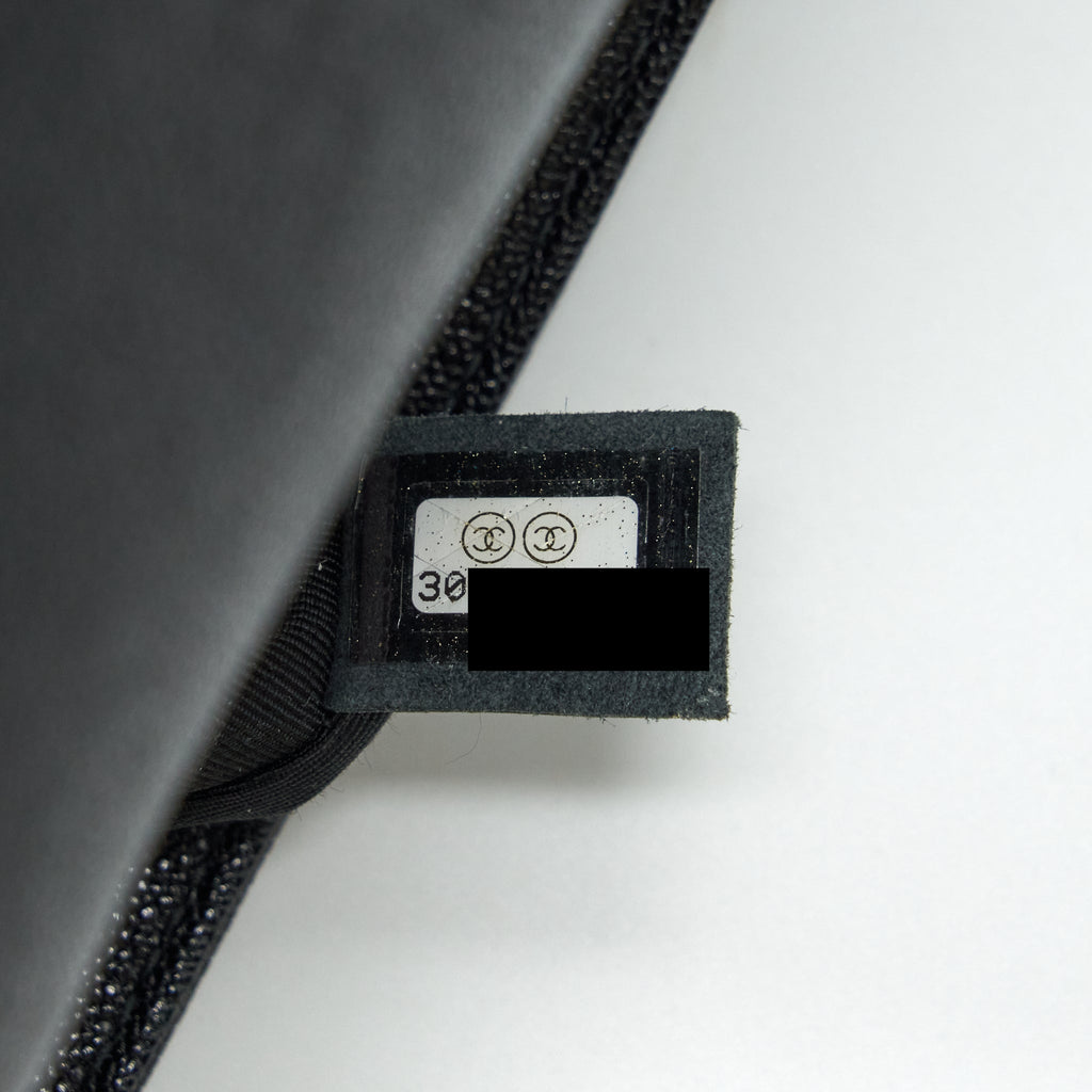 Chanel Medium Boy Chevron Caviar Black L