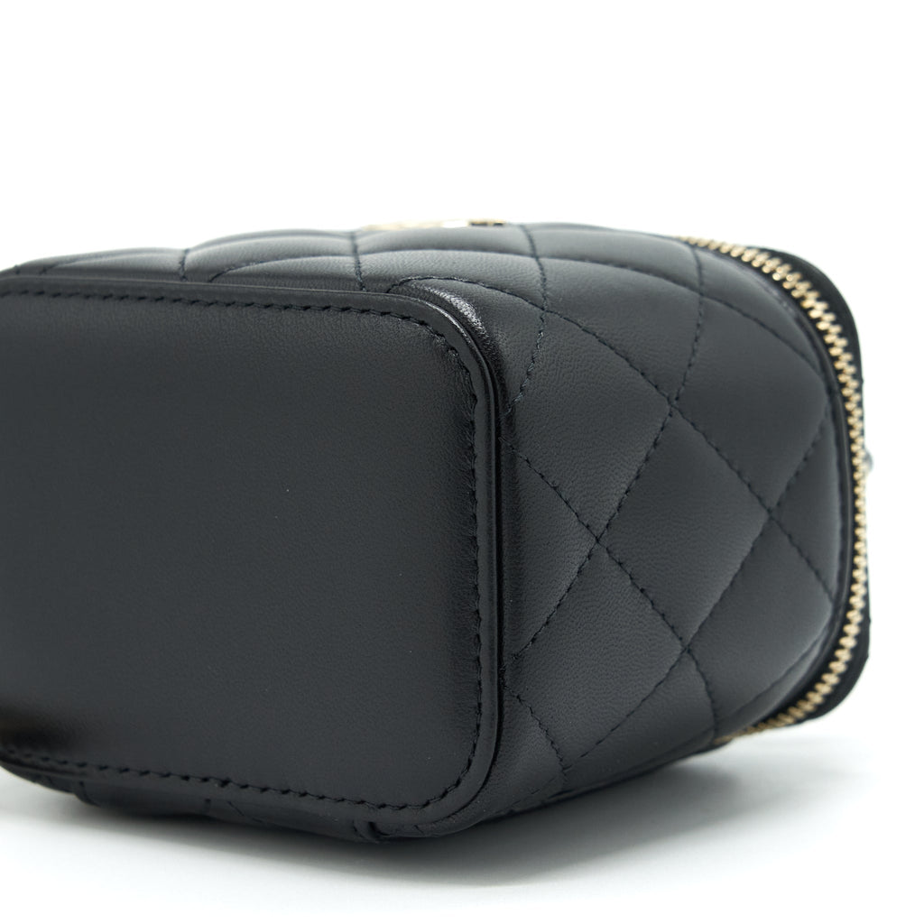 Chanel 22P Top Handle Mini Vanity With Chain And Mirror Lambskin Black L