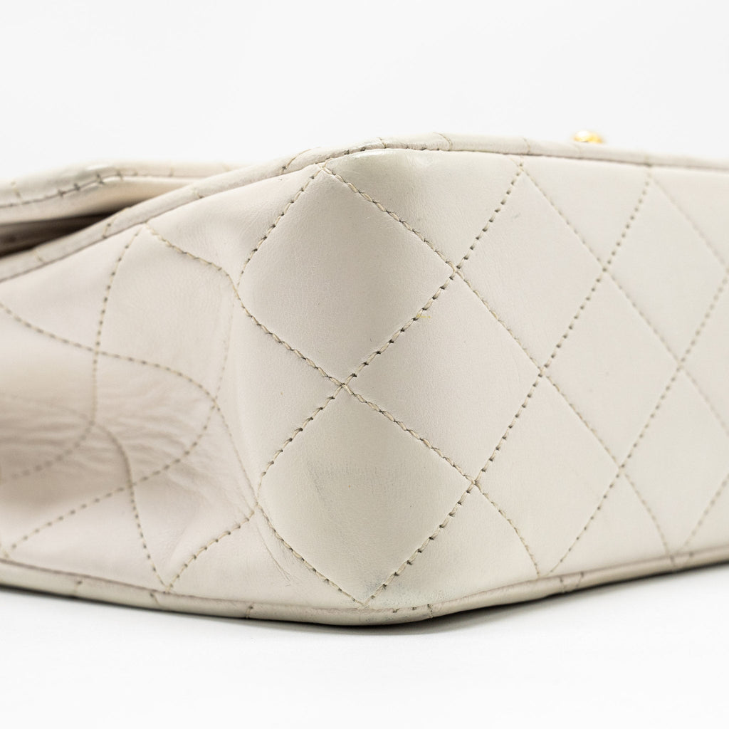 Chanel vintage Medium Classic Double Flap Bag Lambskin White
