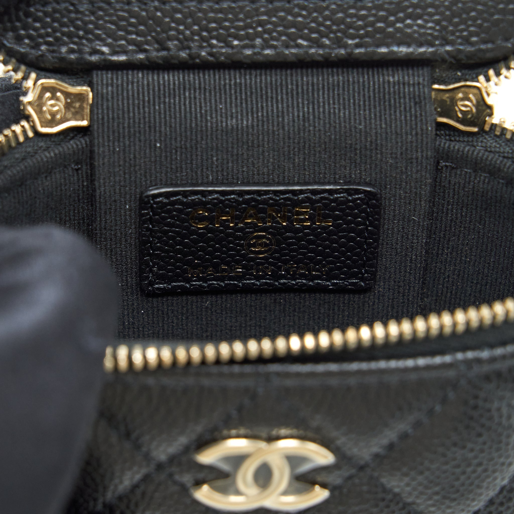 Chanel 22P Vertical Mini Vanity With CC Logo Chain Caviar Black L