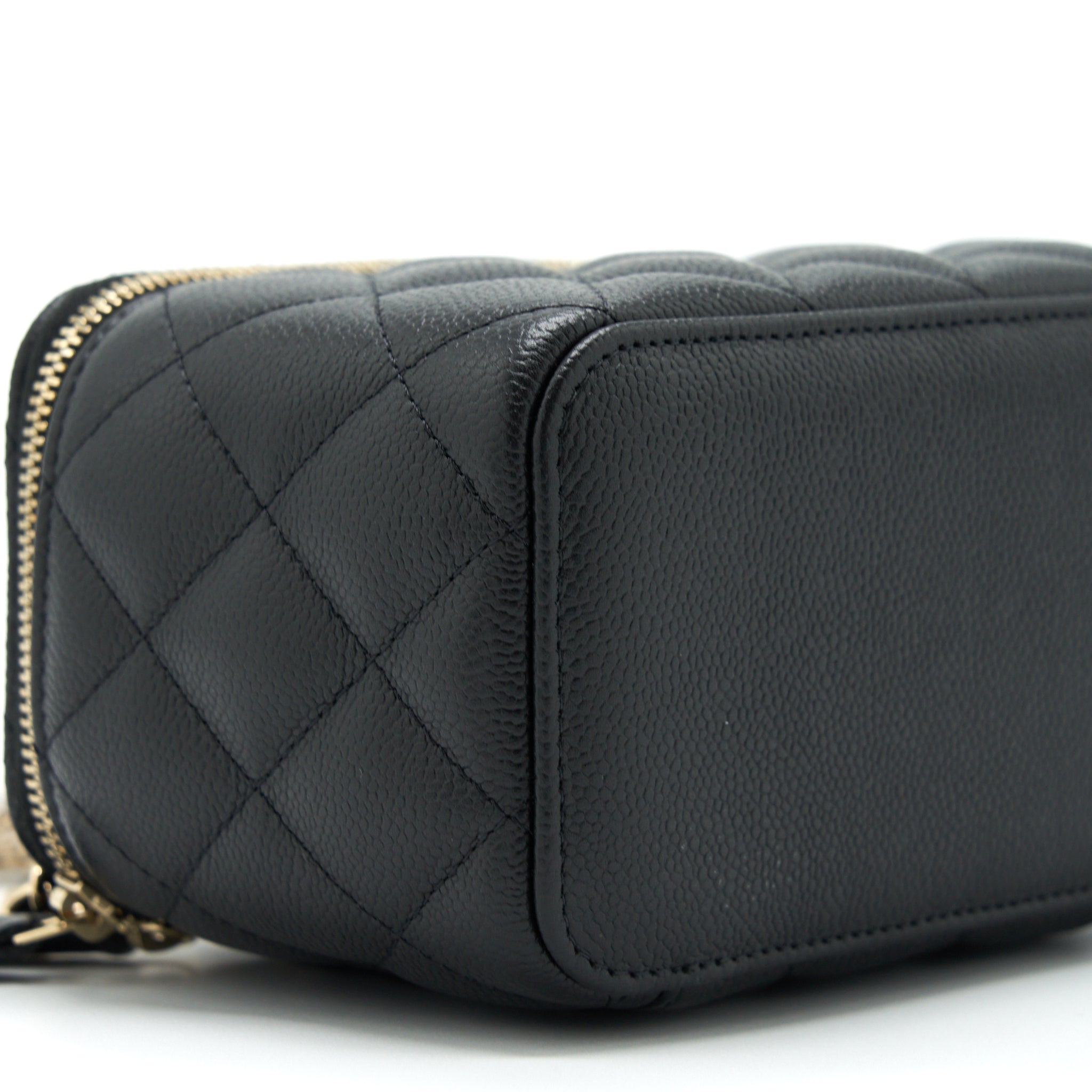 Chanel 22P Long Vanity With CC Logo Chain Caviar Black L
