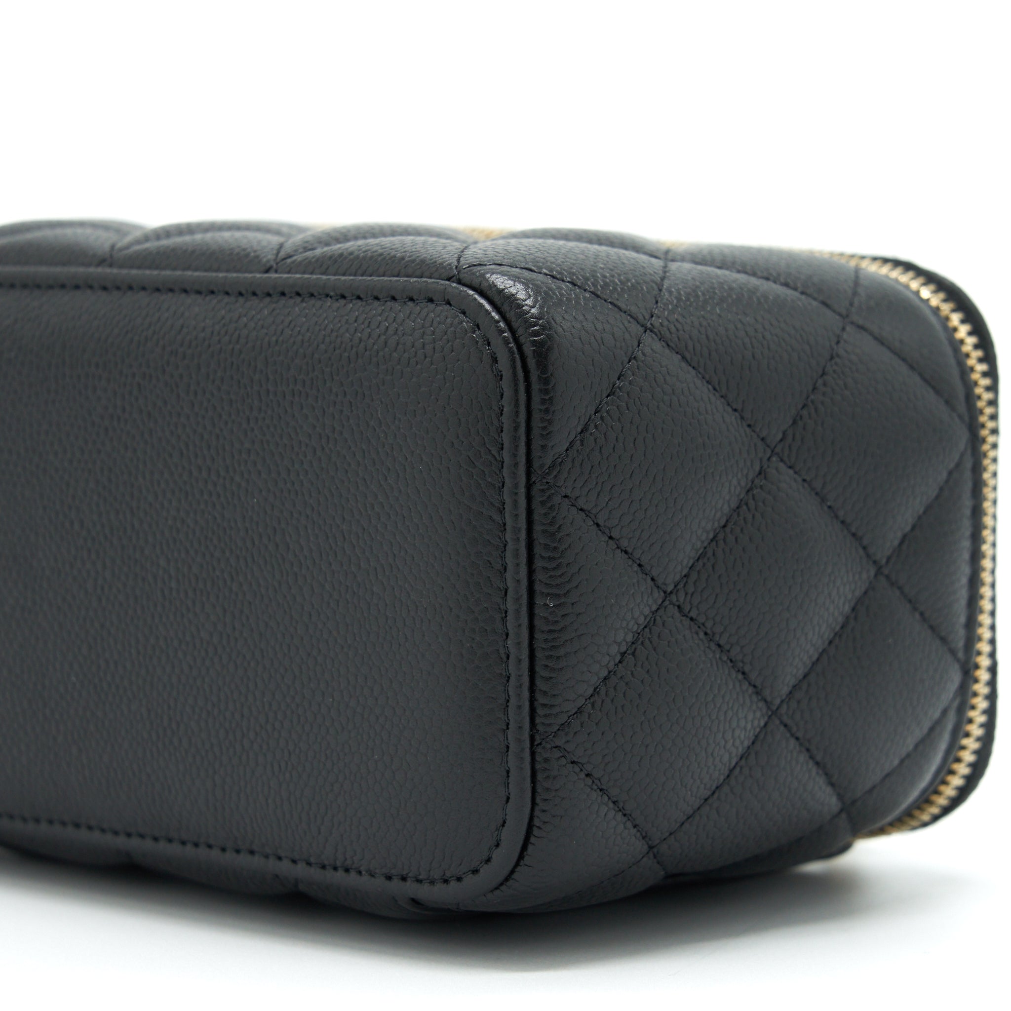 Chanel 22P Long Vanity With CC Logo Chain Caviar Black L