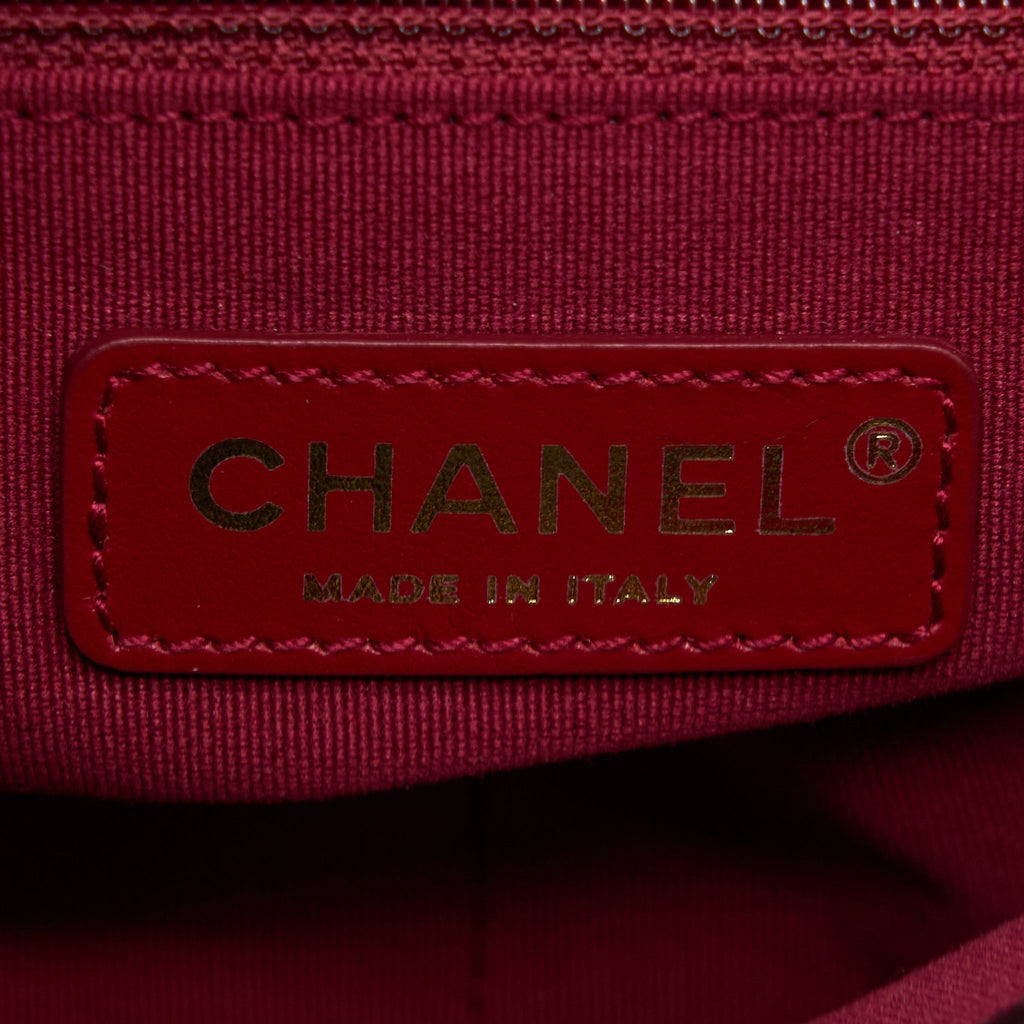 Chanel 22A Small Flap Bag Grained Shiny Calfskin Black Brushed (Microchip)