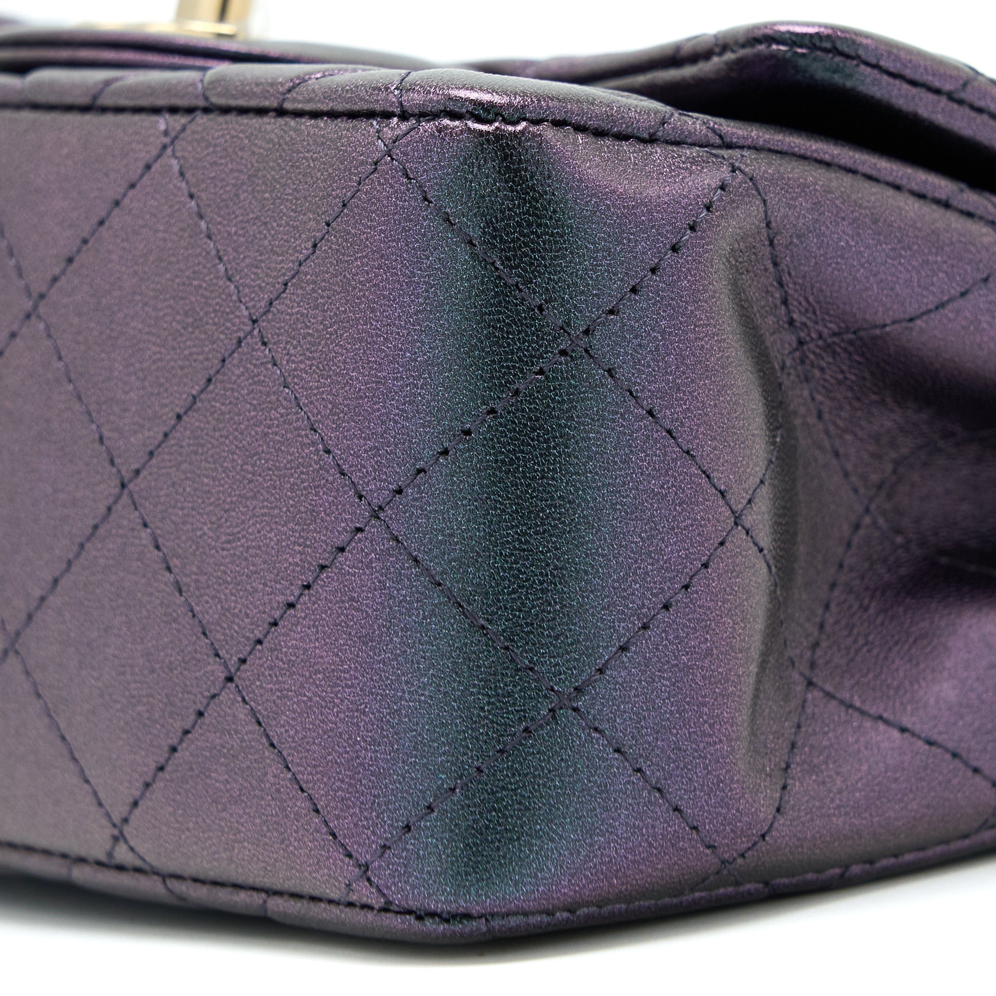 Chanel 22B Mini Square Pearly Lambskin Black L (Microchip)