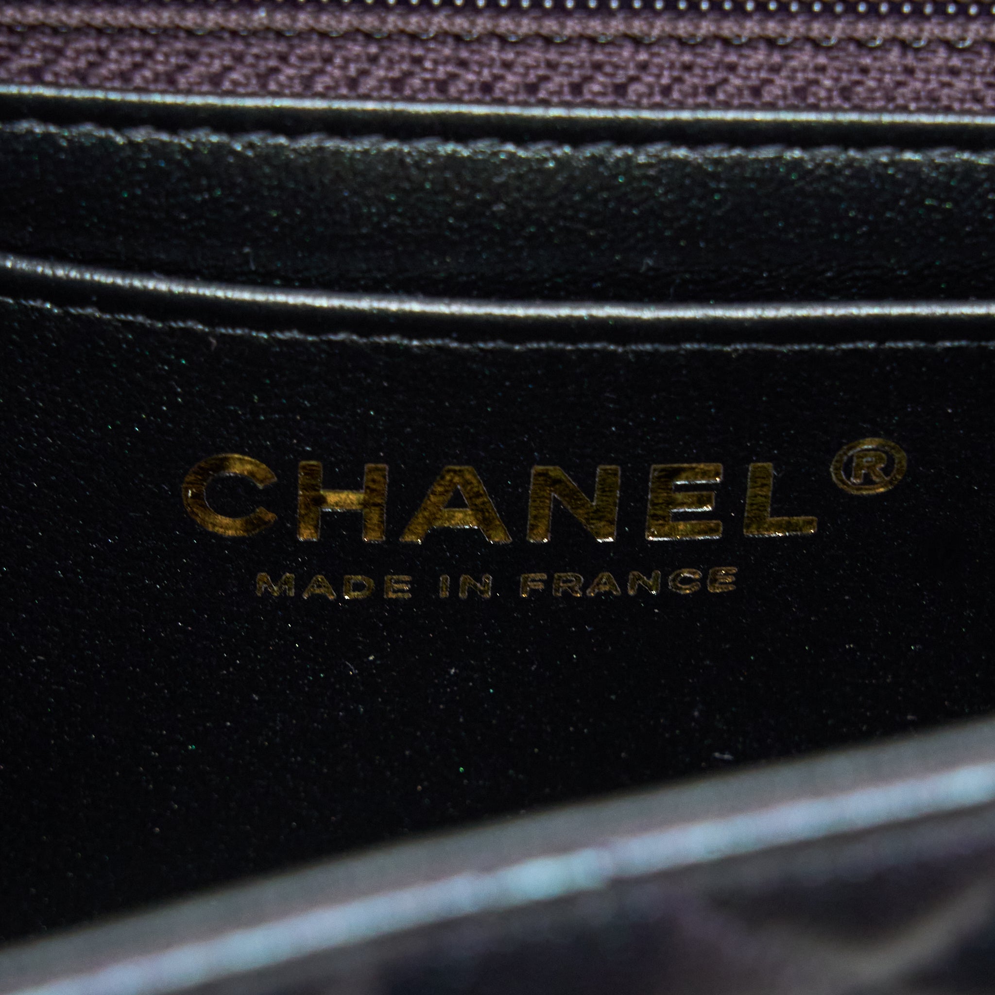 Chanel 22B Mini Square Pearly Lambskin Black L (Microchip)