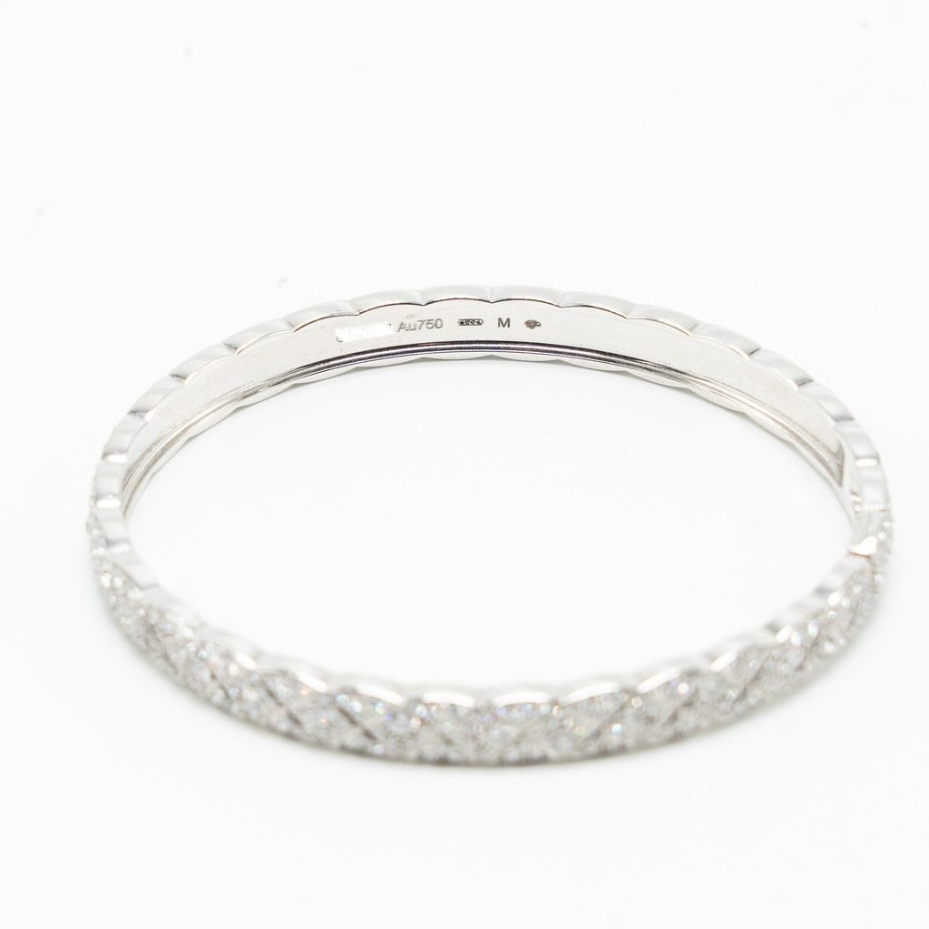 Chanel Size M Coco Crush Bracelet Quilted Motif 18k white gold diamonds