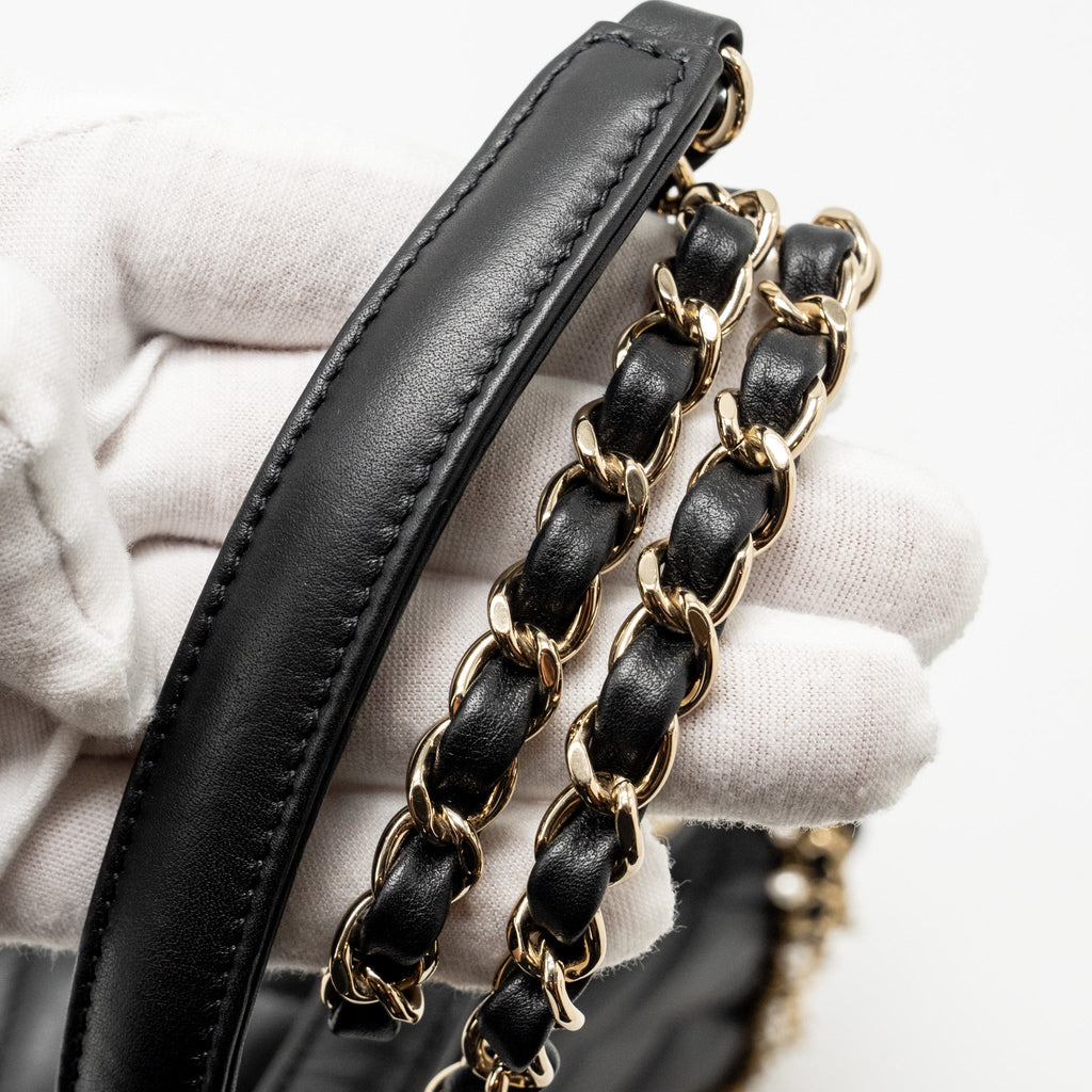 Chanel Pearl Detailed Edge Mini Flap Bag Lambskin Black L (Microchip)