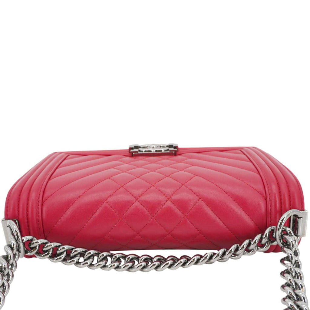 CHANEL Boy Mixed Chevron Flap Lambskin Quilted Shoulder Bag Red