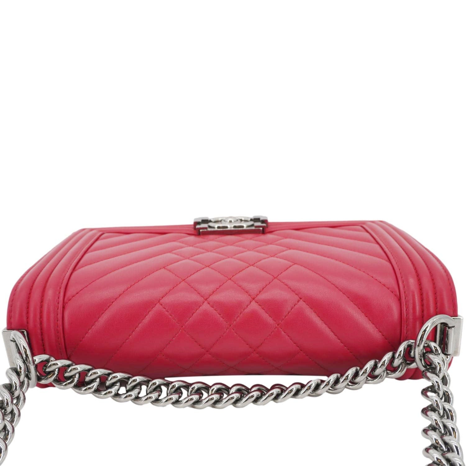 CHANEL Boy Mixed Chevron Flap Lambskin Quilted Shoulder Bag Red