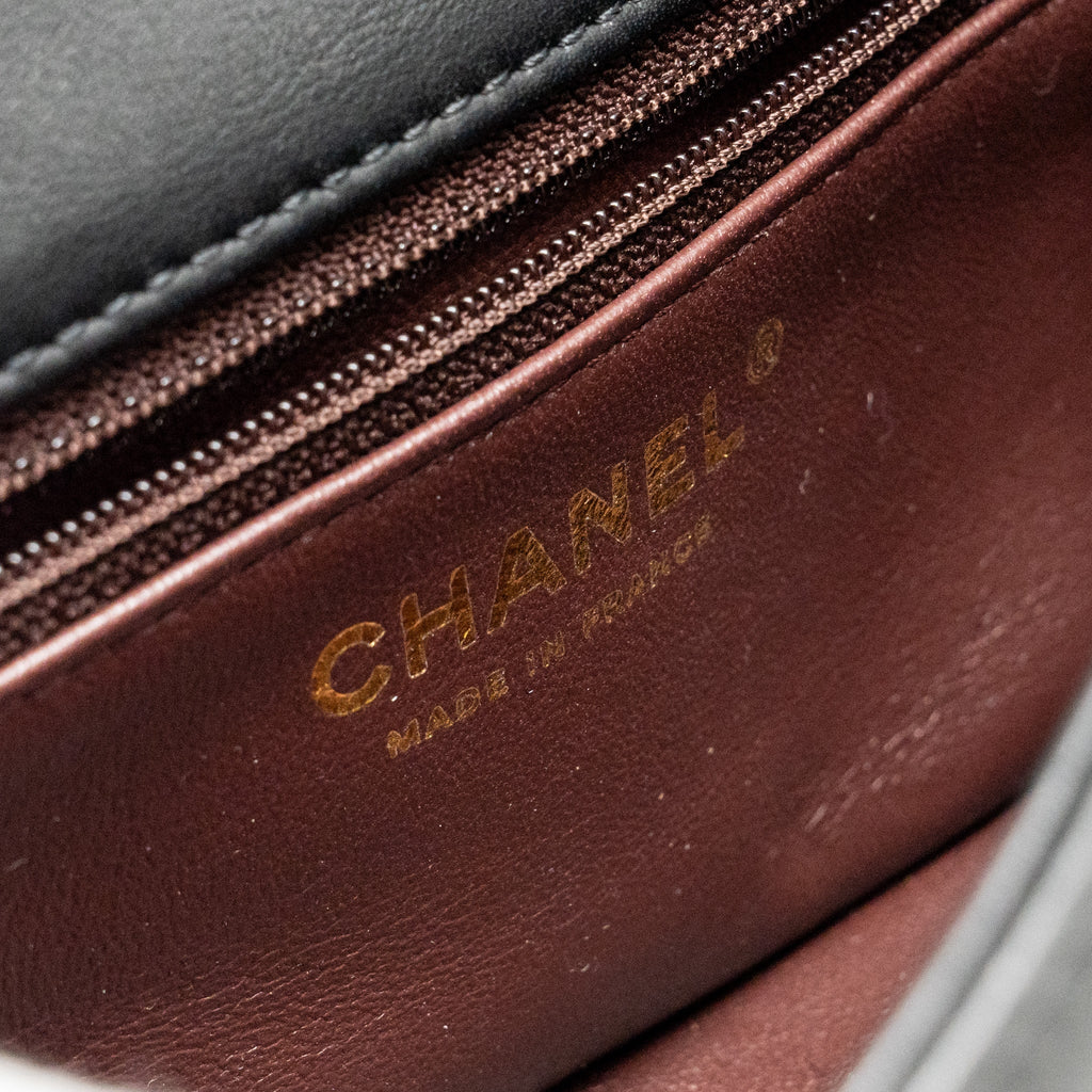 Chanel Pearl Detailed Edge Mini Flap Bag Lambskin Black L (Microchip)