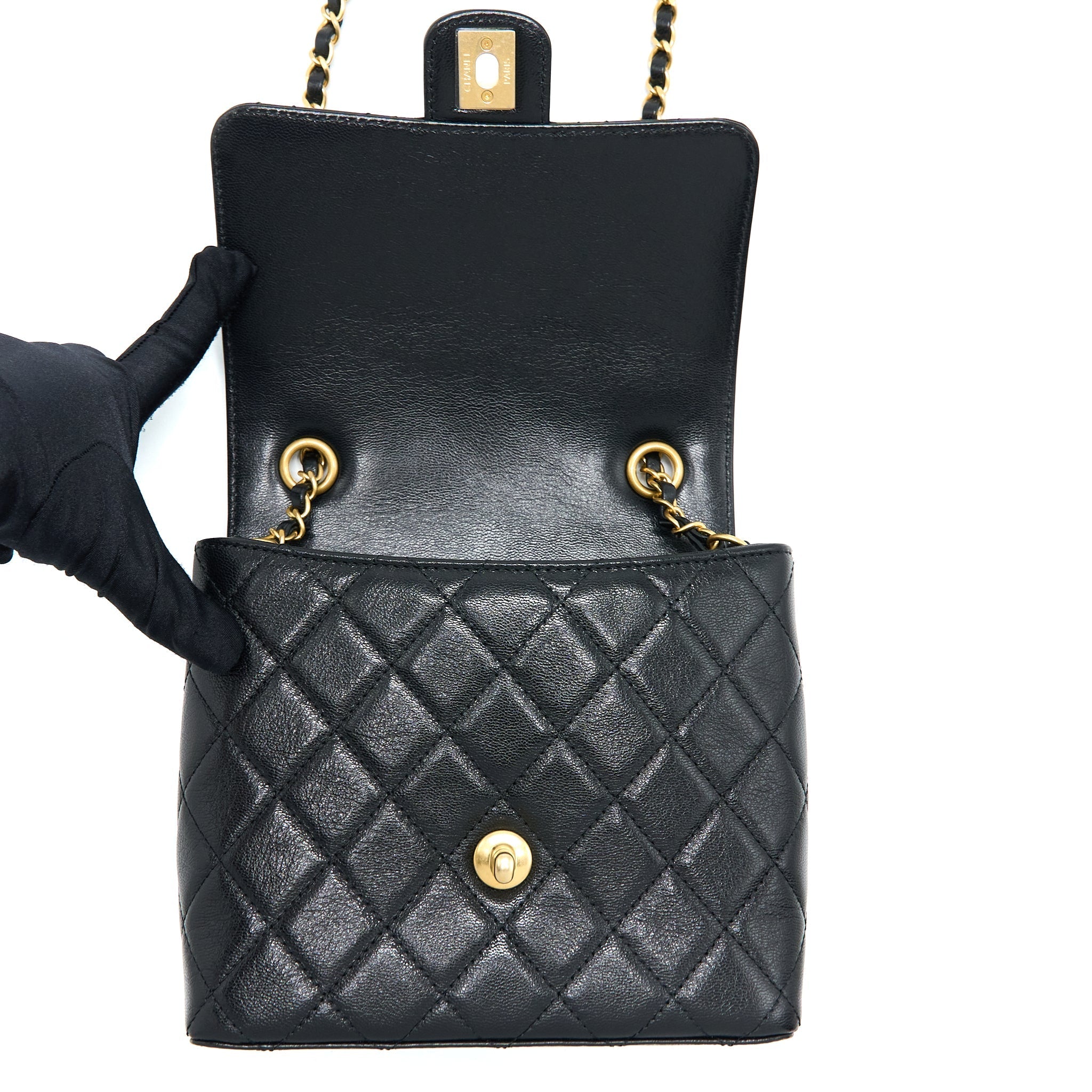 Chanel 22K Retro Classic New Square Flap Bag Goatskin Black  (Microchip)