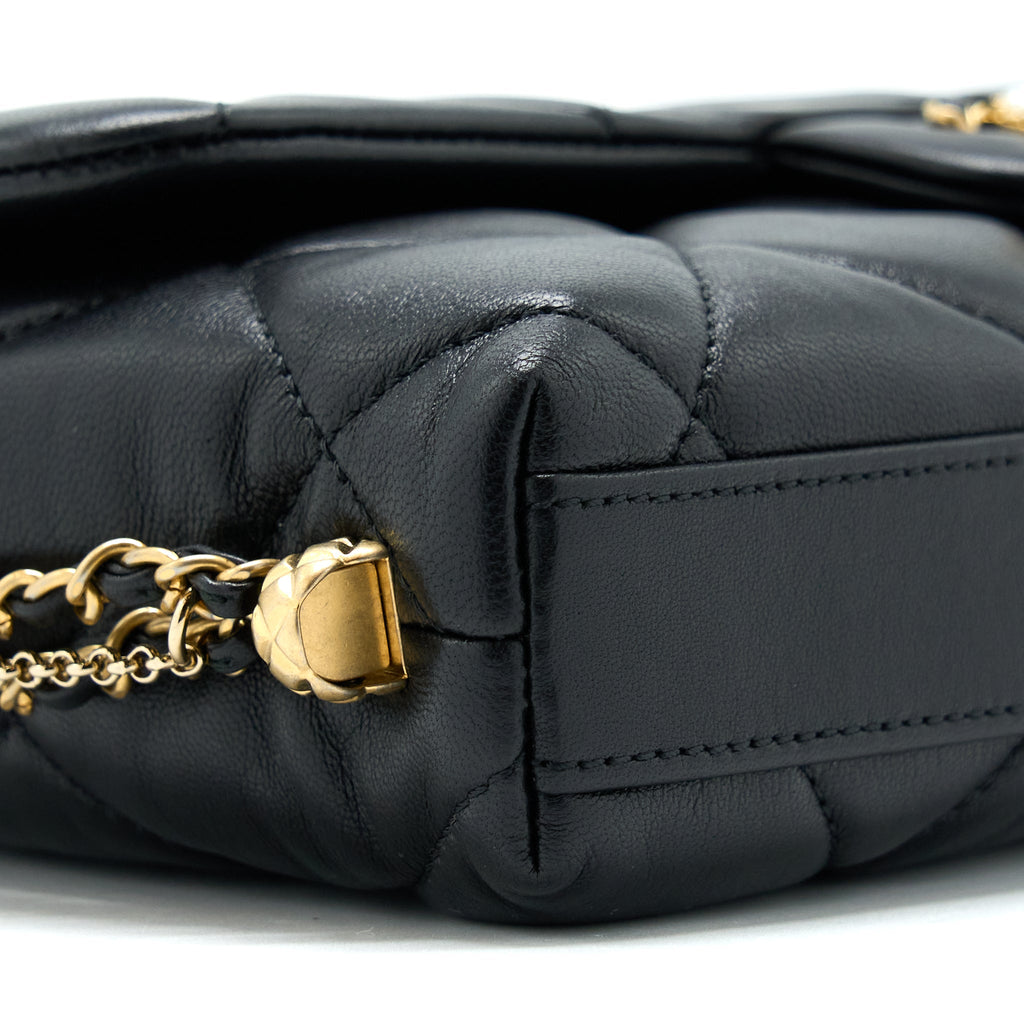 Chanel 21A Quilted Detailed Logo Flap Bag Lambskin Black  (Microchip)