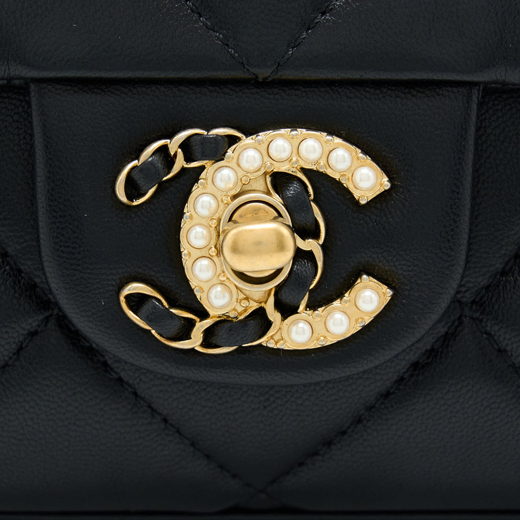 Chanel 21A Quilted Detailed Logo Flap Bag Lambskin Black  (Microchip)