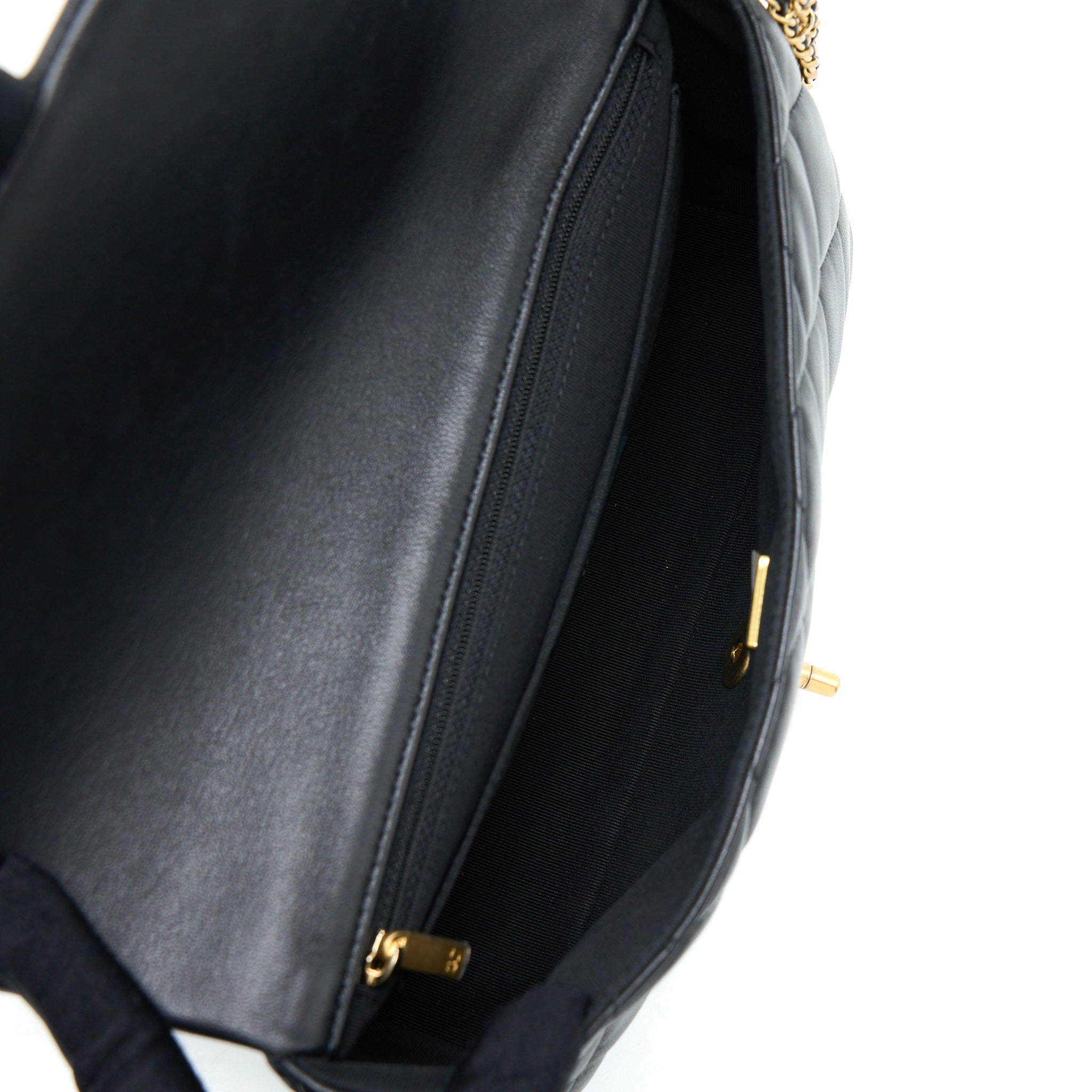 Chanel 21A Quilted Detailed Logo Flap Bag Lambskin Black  (Microchip)