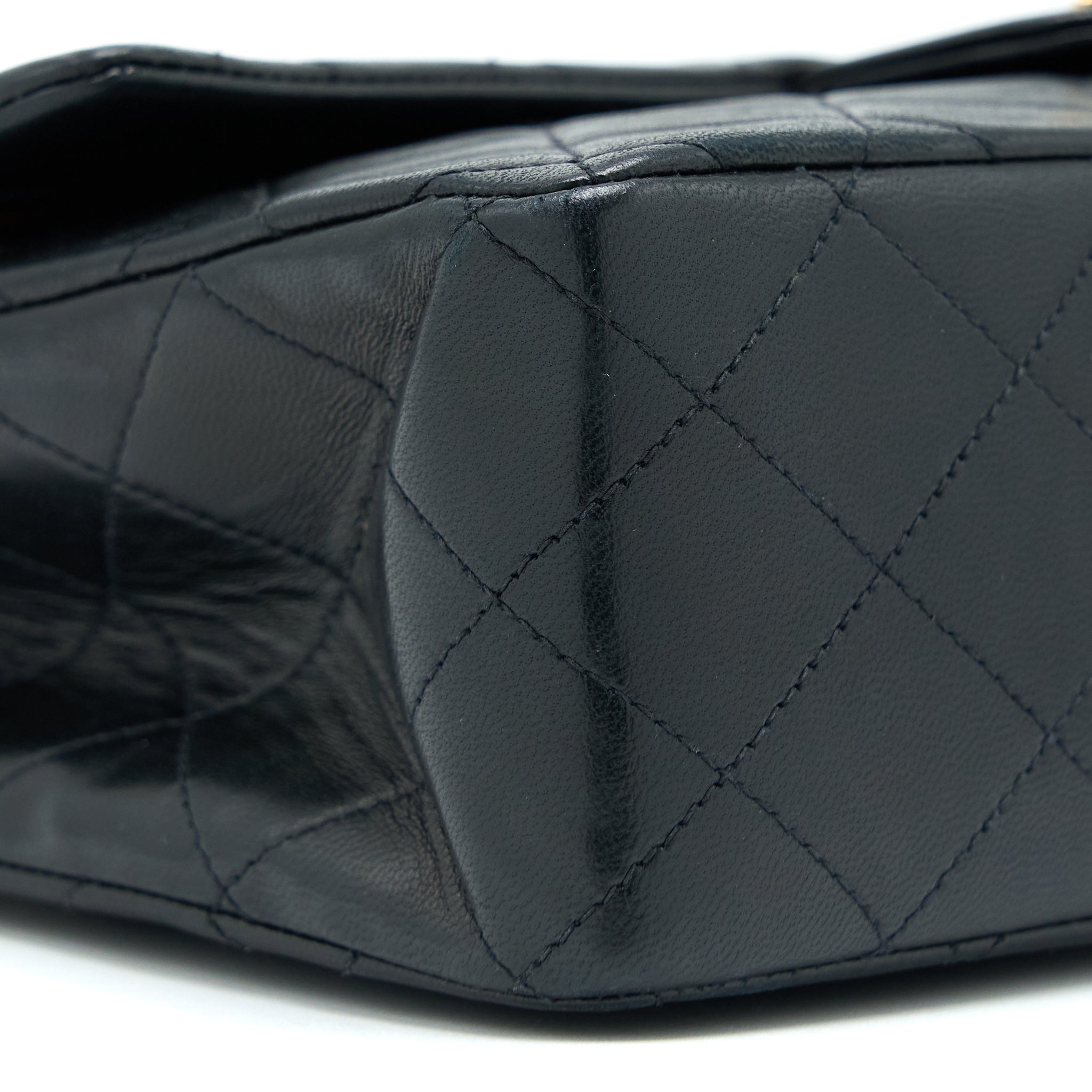 Chanel Vintage Flap Bag Lambskin Black