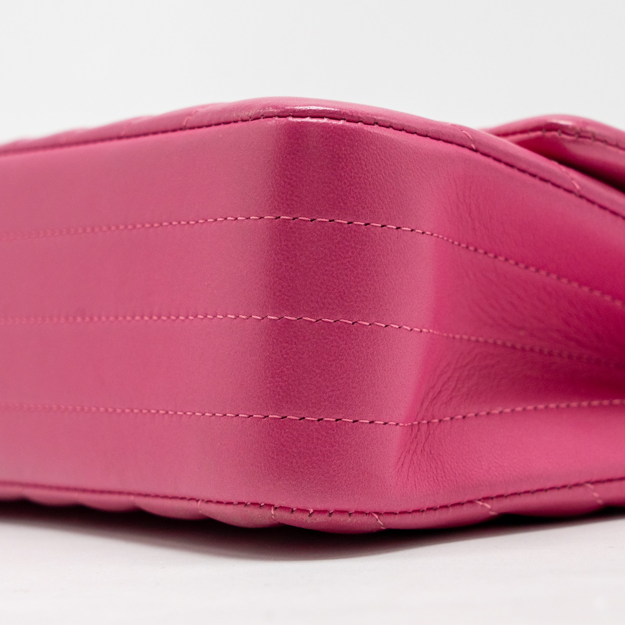 Chanel Medium chevron Classic Double flap bag lambskin pink