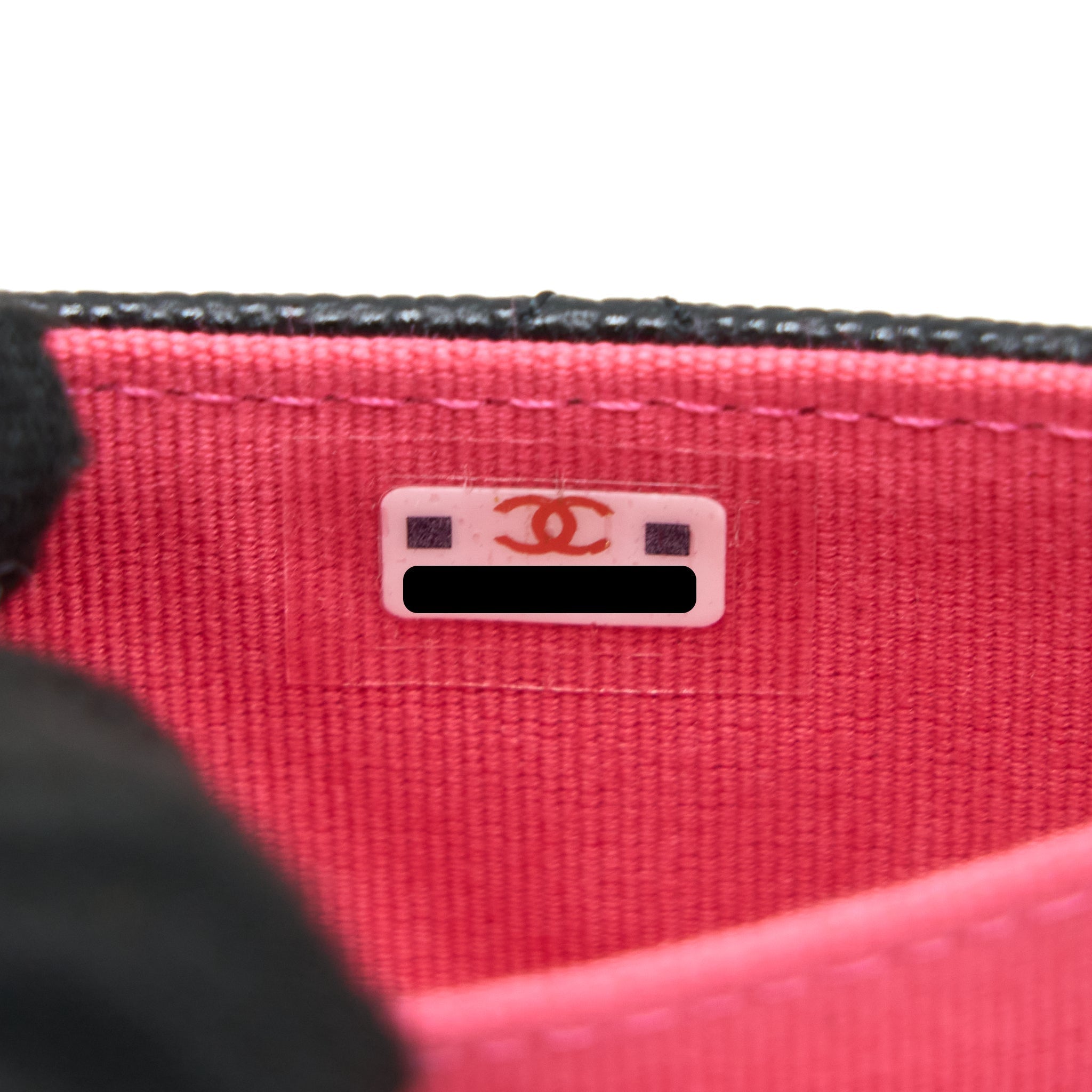 Chanel 23P Detailed CC logo Flap Card Holder Caviar Black L (Microchip)