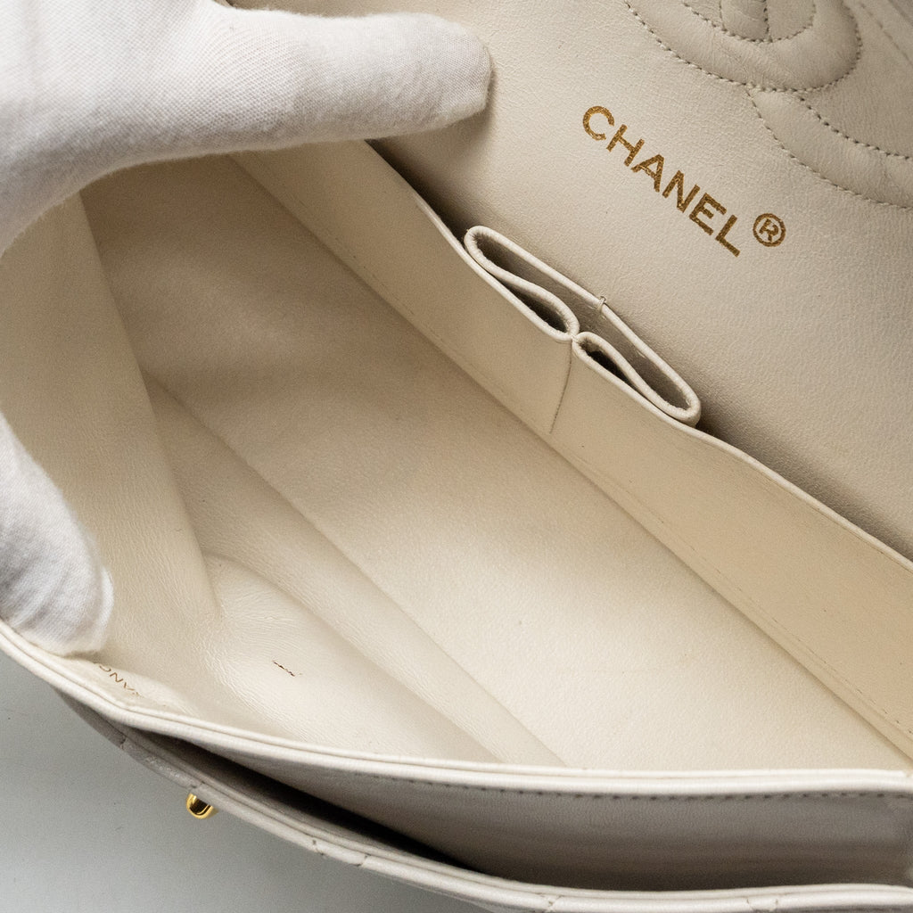 Chanel vintage Medium Classic Double Flap Bag Lambskin White