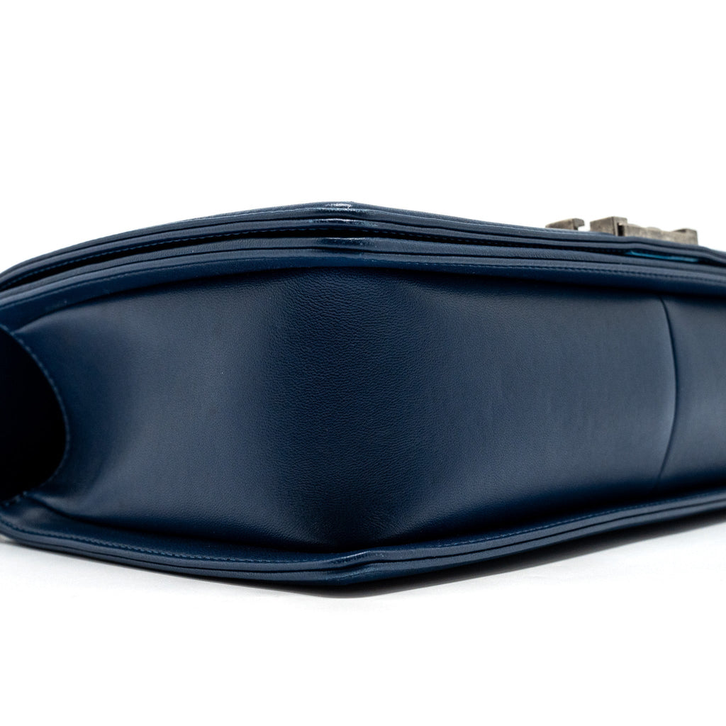 Chanel new medium boy bag chevron Lambskin blue ruthenium