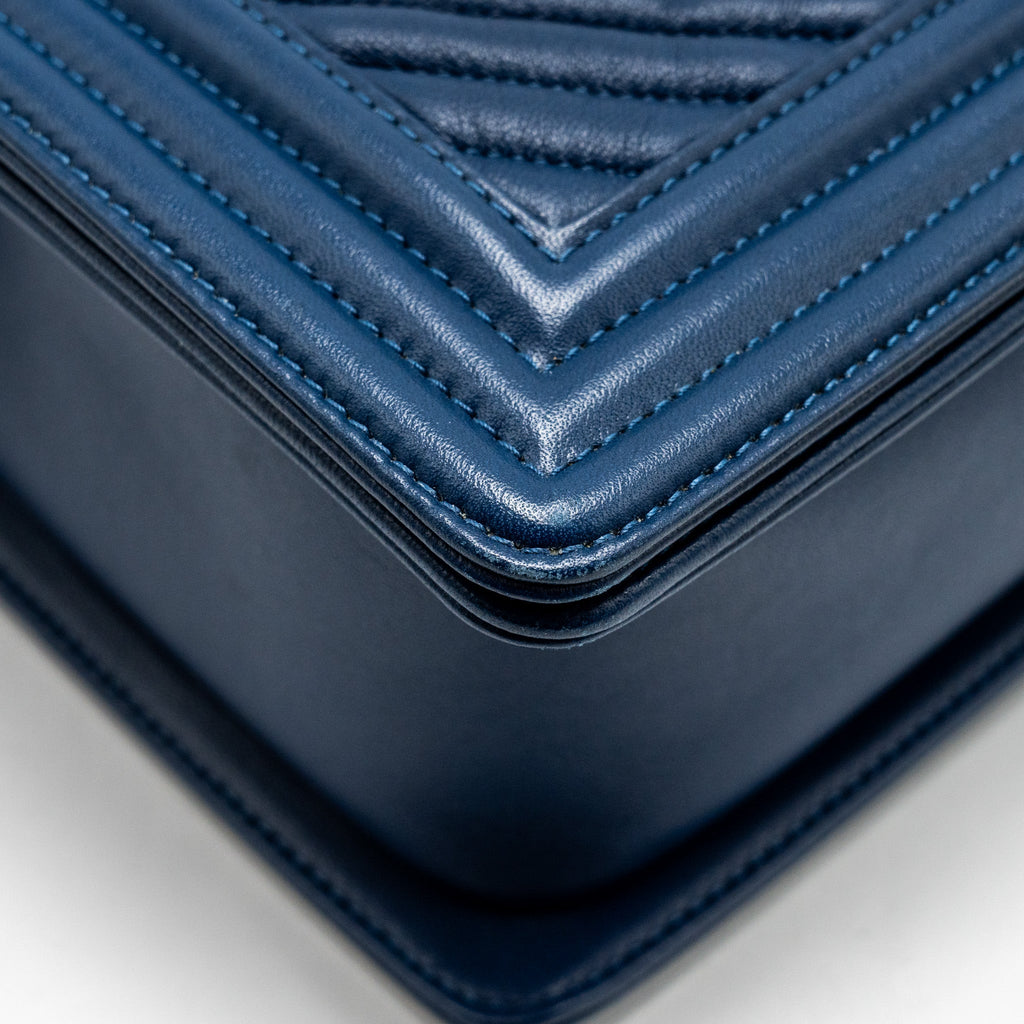Chanel new medium boy bag chevron Lambskin blue ruthenium