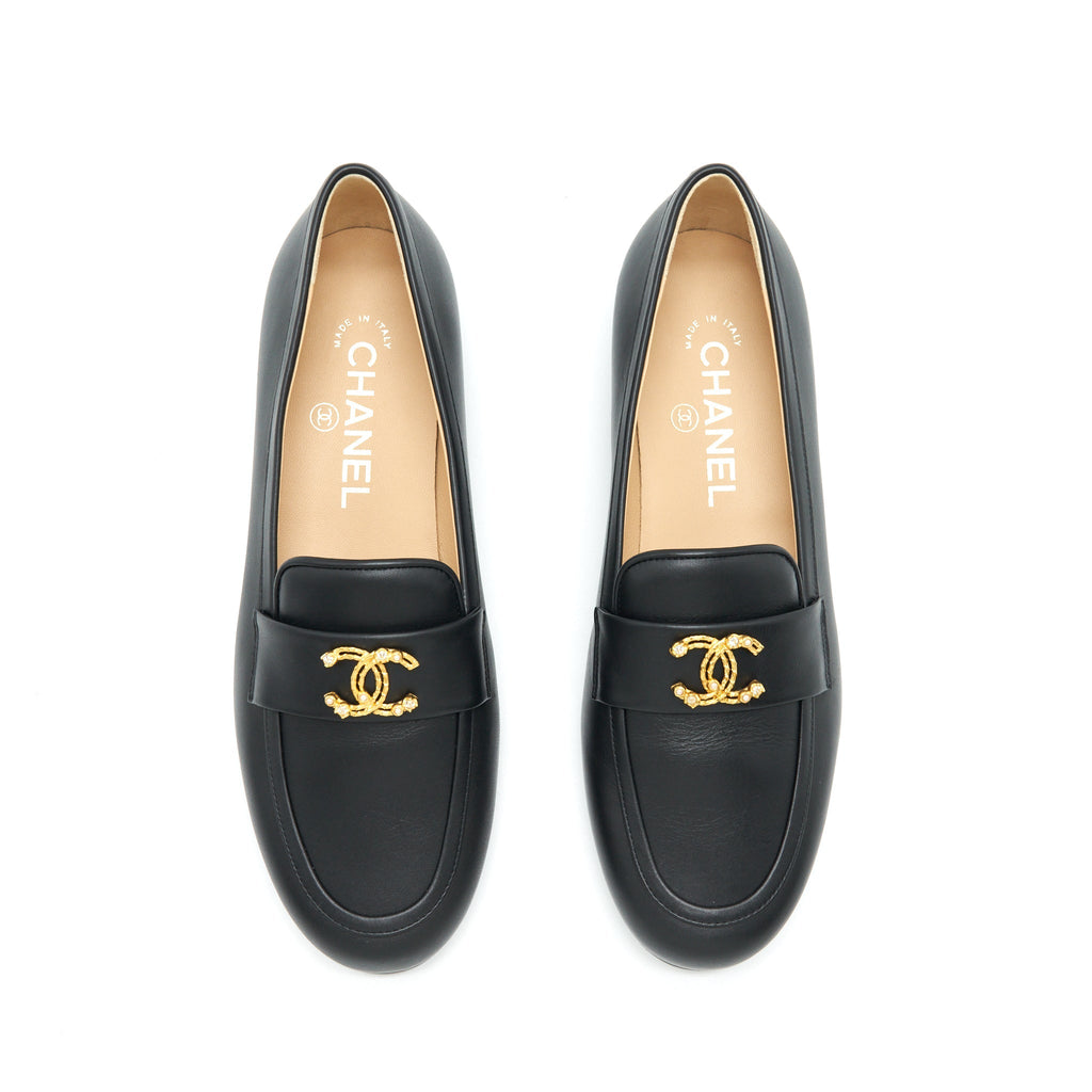 Chanel Size 37 Detailed CC Logo Loafer Black