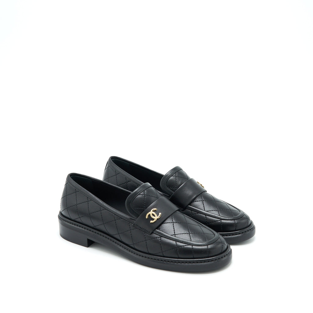 Chanel Size 37 Quilted Leather With CC Logo Loafer Black L