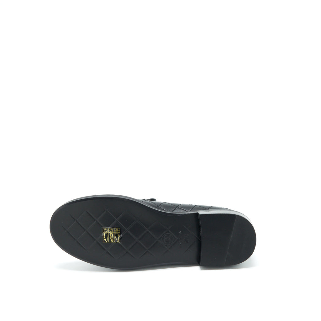 Chanel Size 37 Quilted Leather With CC Logo Loafer Black L