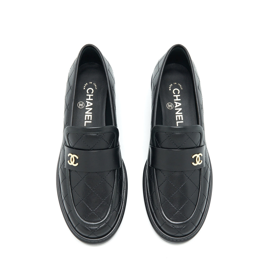 Chanel Size 37 Quilted Leather With CC Logo Loafer Black L