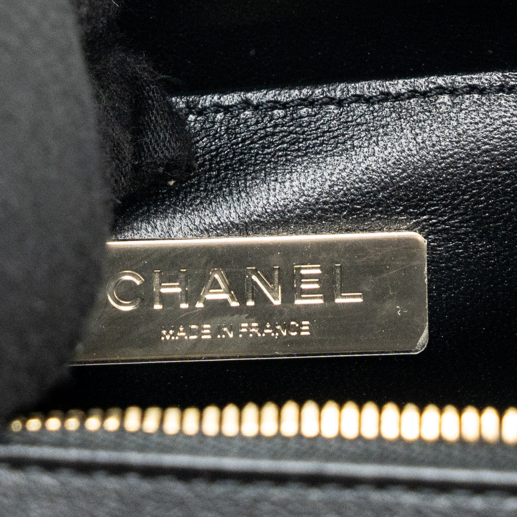 Chanel 22b Top Handle Small Vanity Case Calfskin Black (Microchip)