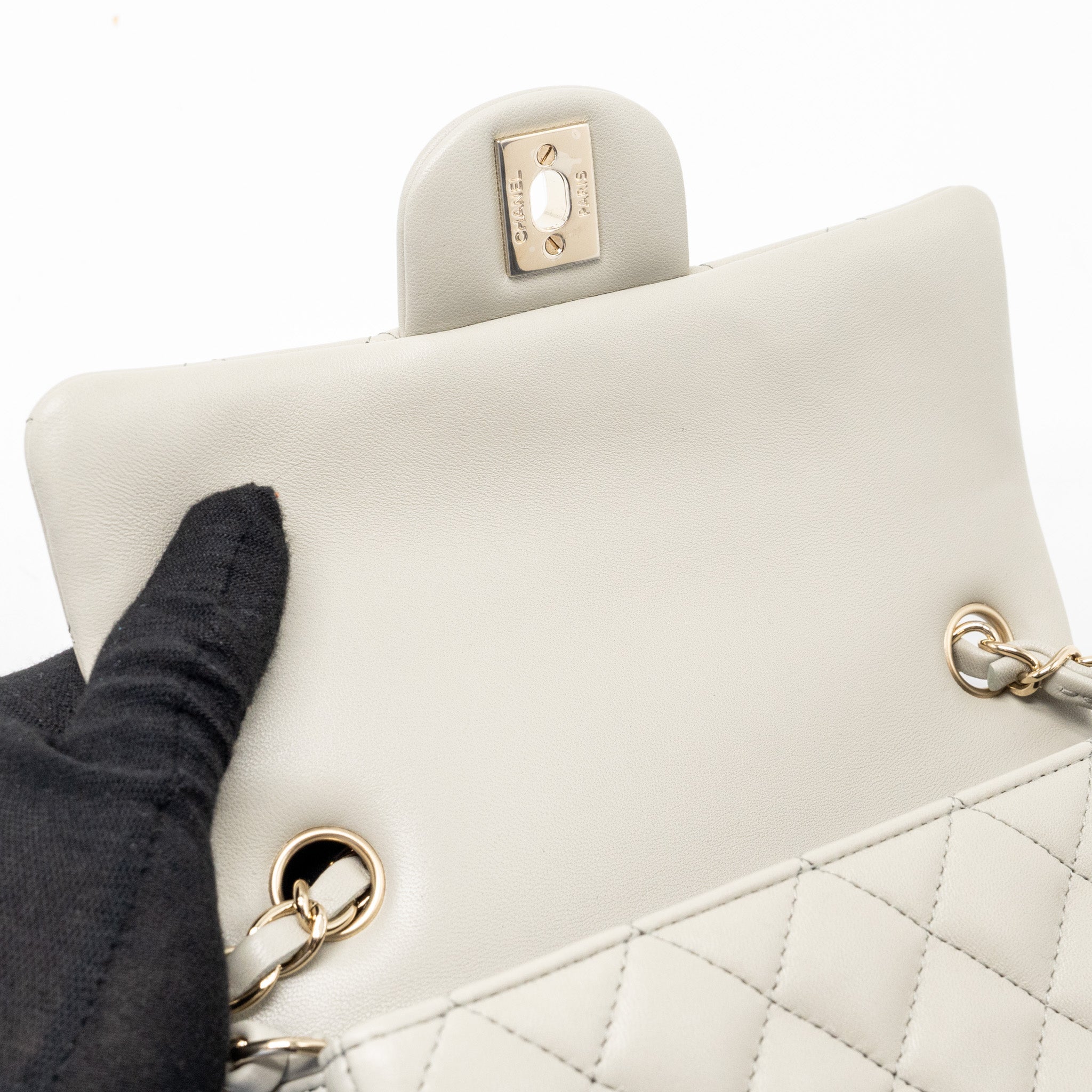Chanel 22C mini rectangular flap bag lambskin grey L (microchip)