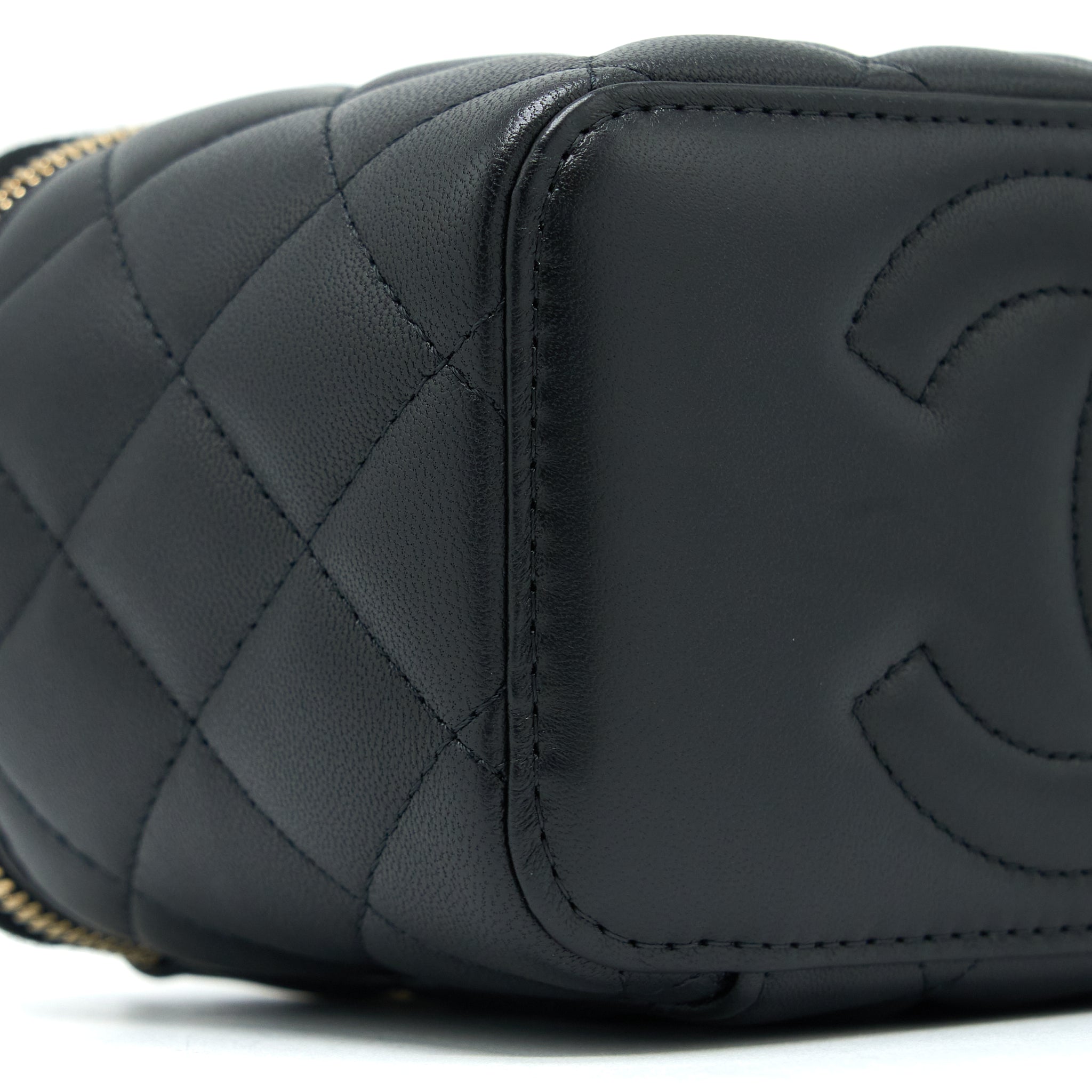 Chanel 23C Pearl Crush Long Vanity Lambskin Black L (Microchip)