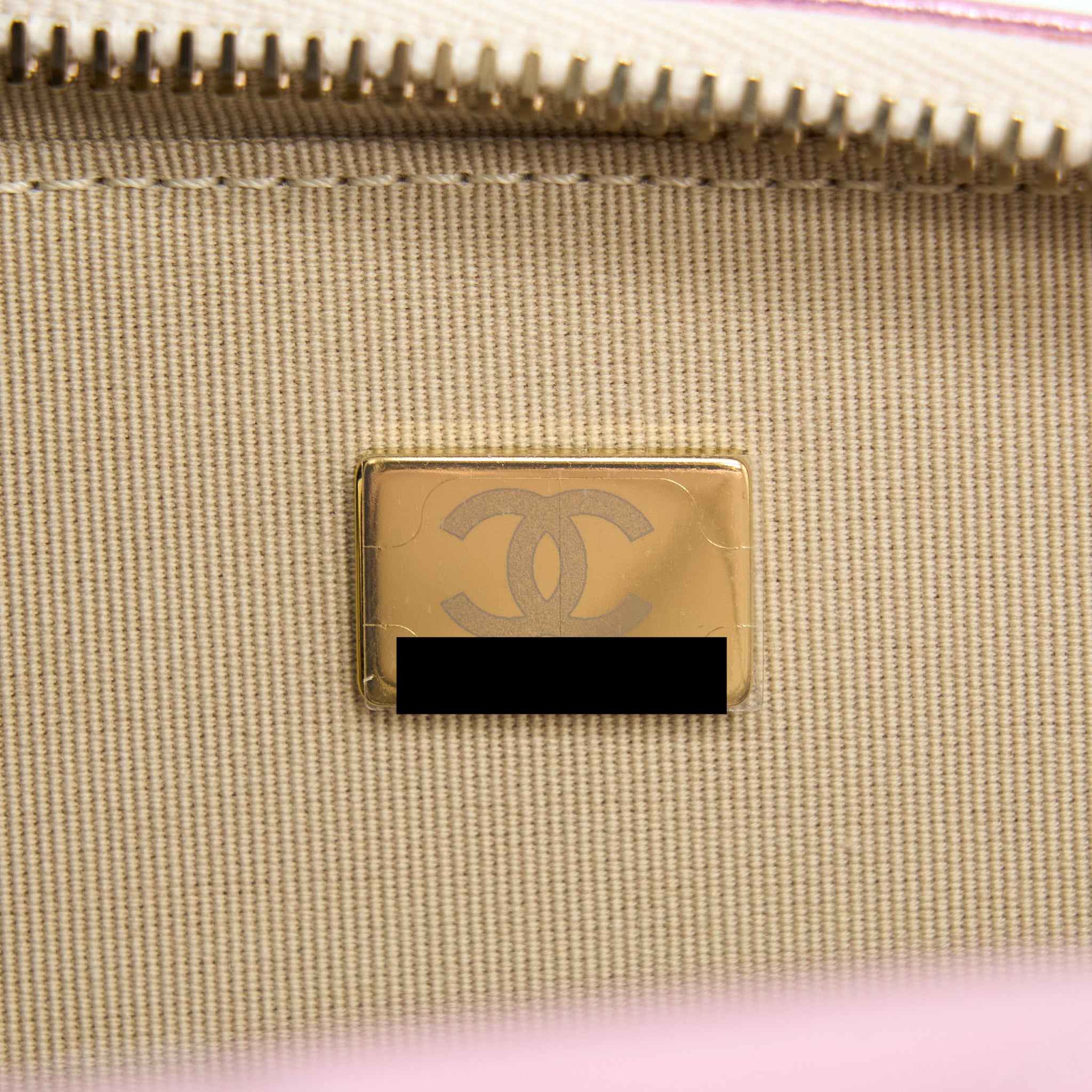 Chanel 21P Crossbody Flap Bag Lambskin Iridescent Pink L