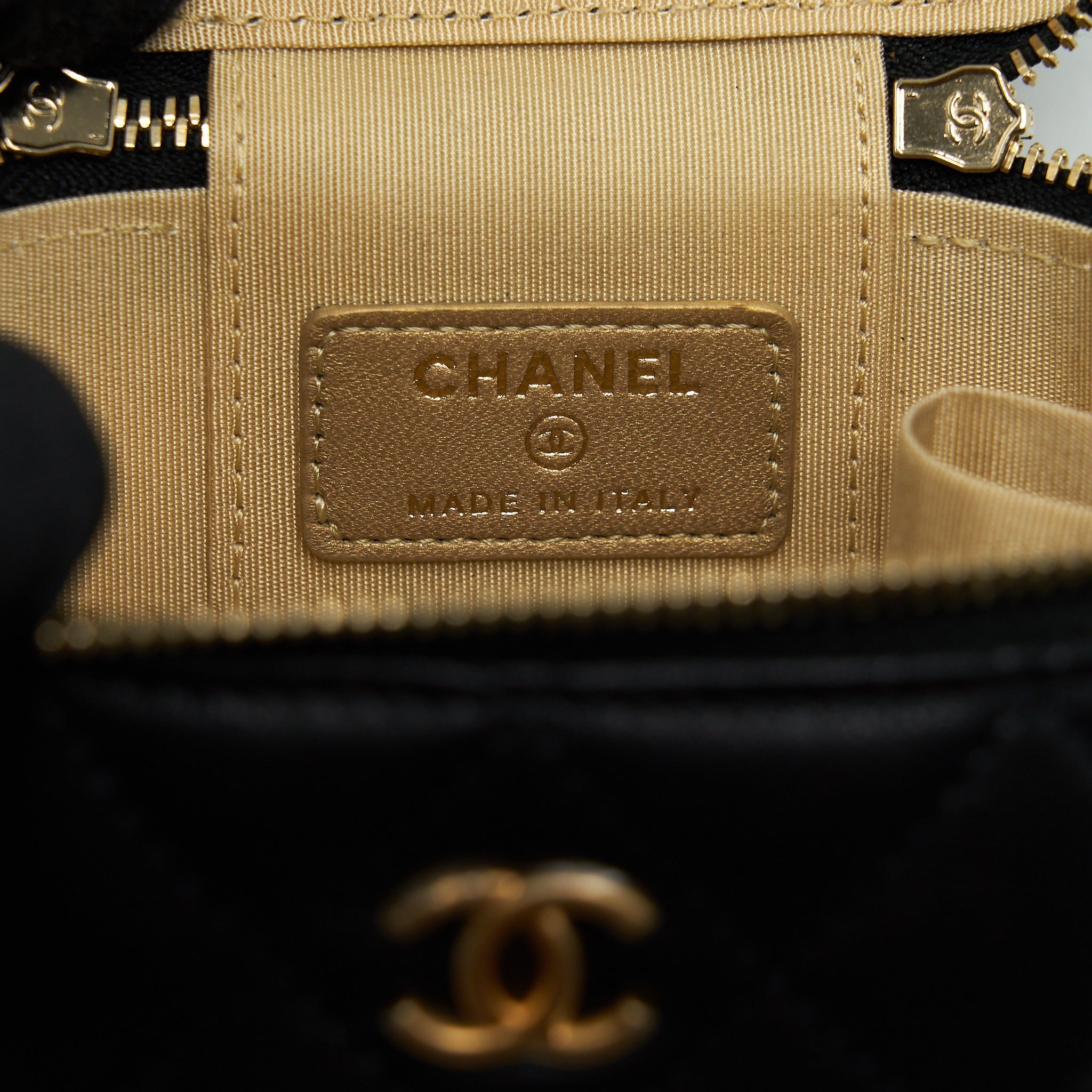 Chanel Pearl Crush Mini Vanity With Chain Lambskin Black