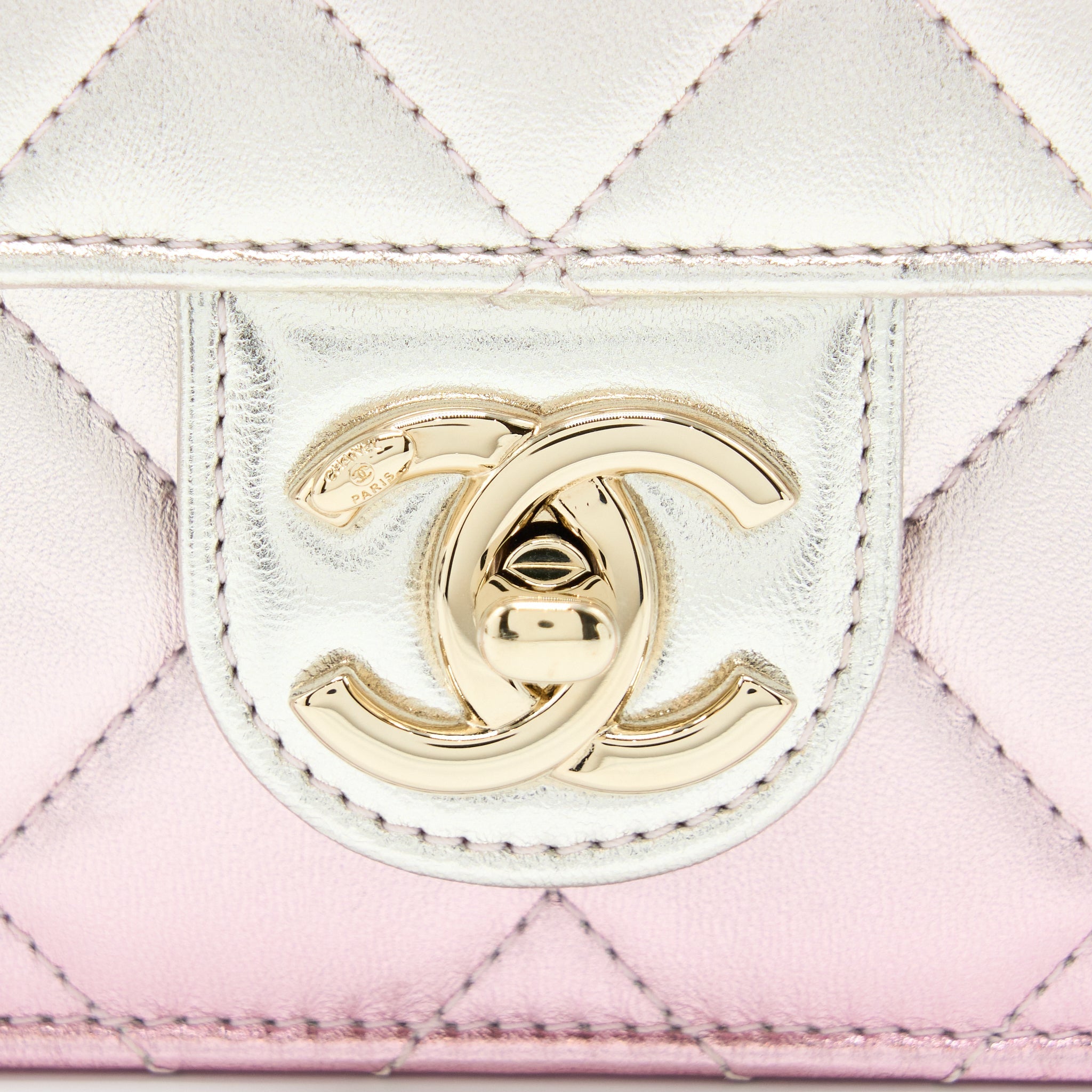 Chanel 21P Crossbody Flap Bag Lambskin Iridescent Pink L