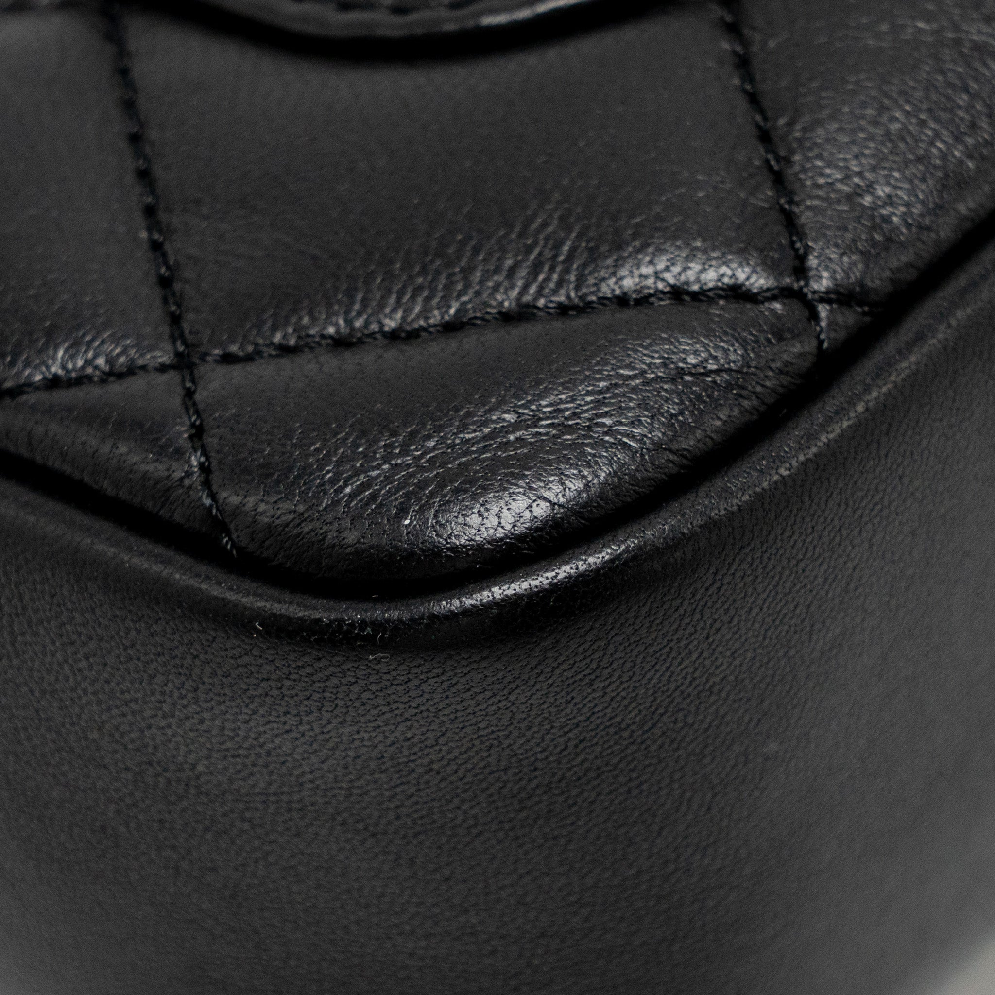 Chanel 22b Heart Chain Flap Bag Lambskin Black (microchip)