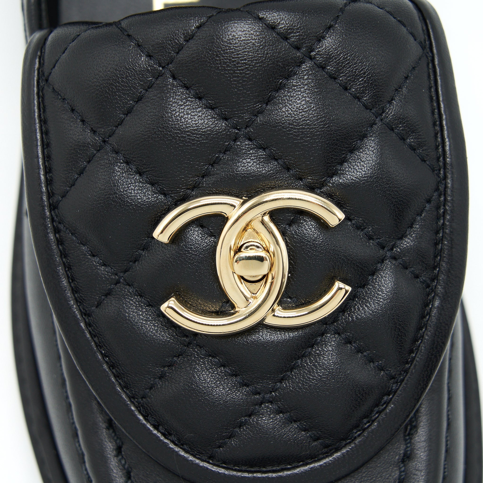Chanel Size 37 22S Quilted CC Logo Loafer Black L
