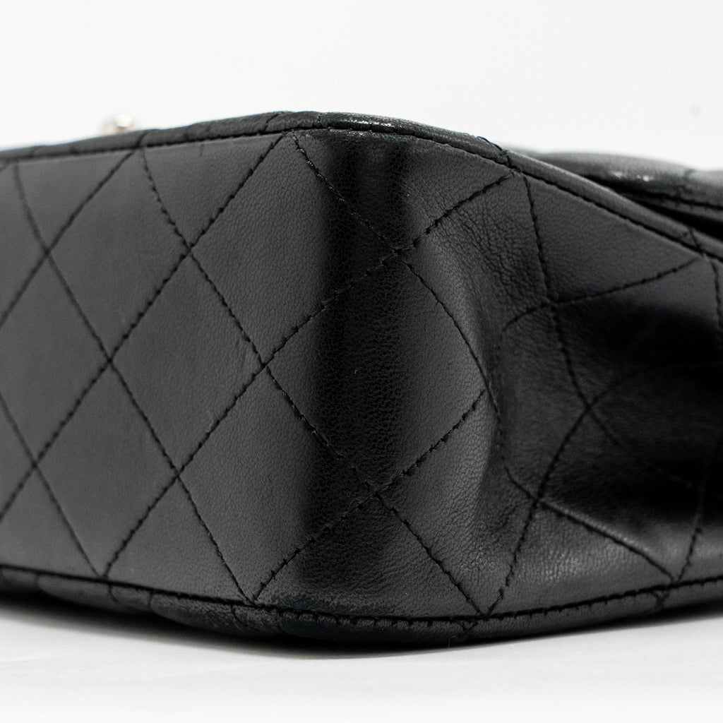 Chanel Medium Classic Double Flap Bag Lambskin BLACK